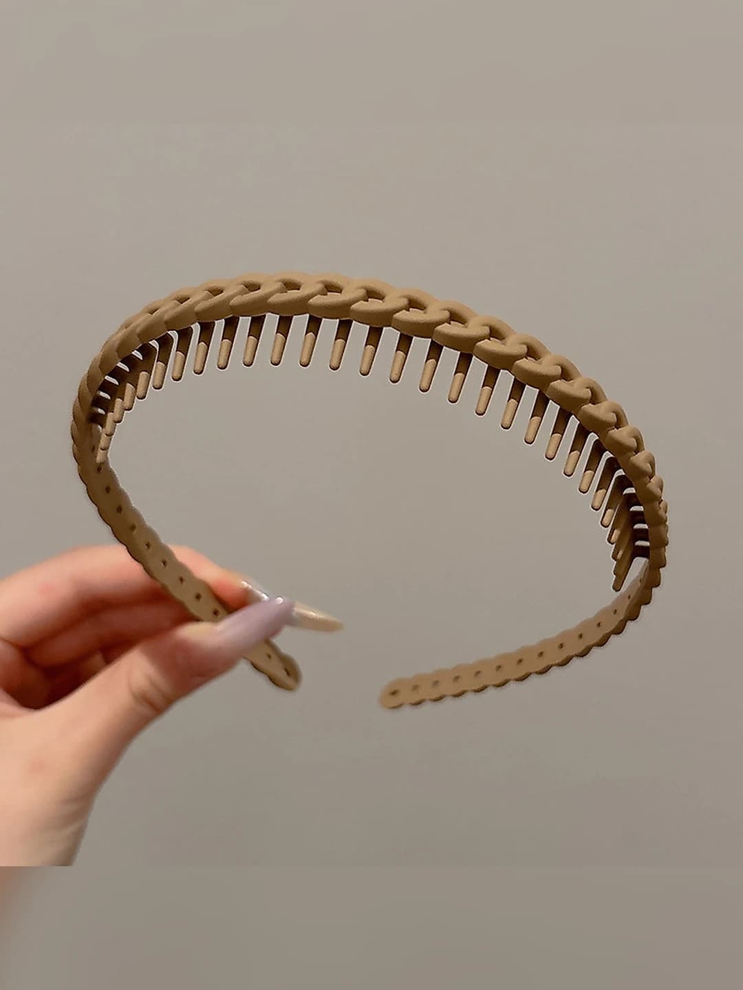 Khaki (no teeth, 1 cm)
