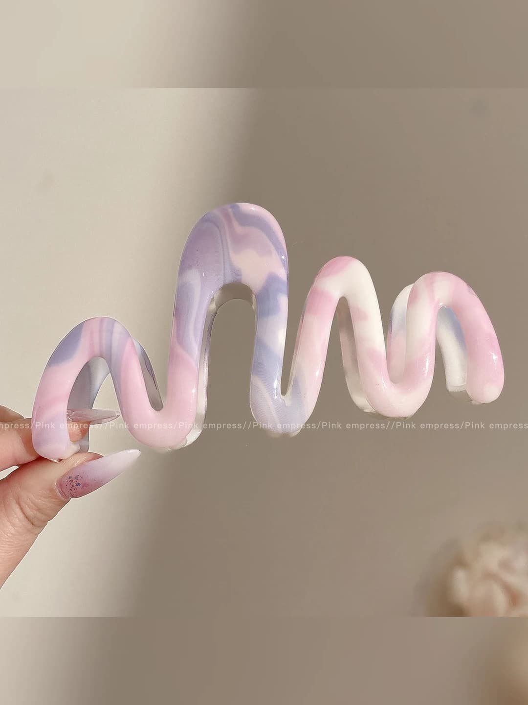 1# Wavy gradient clip, 13 cm
