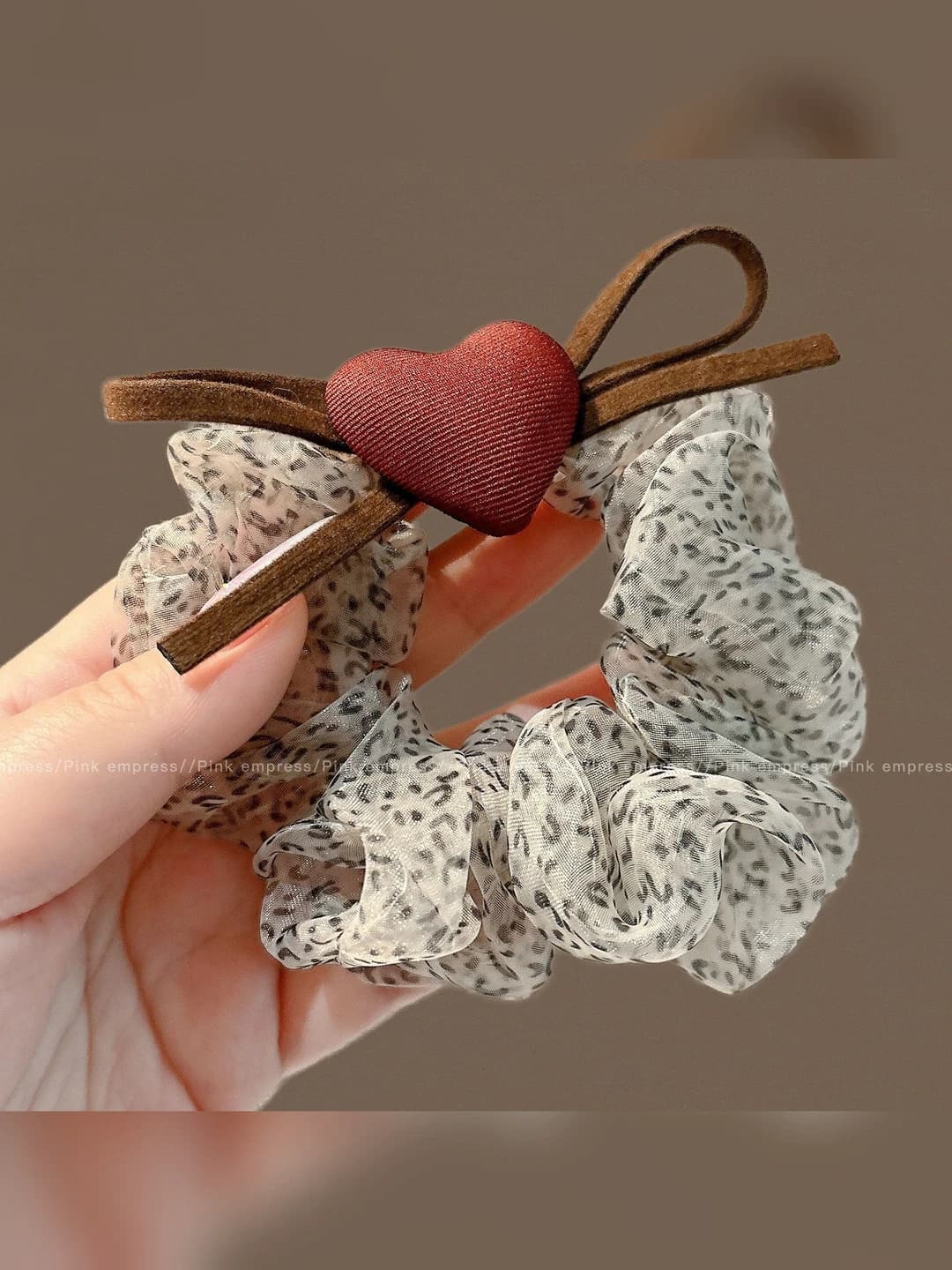 Кофейный резинка с сердцем ~10 см