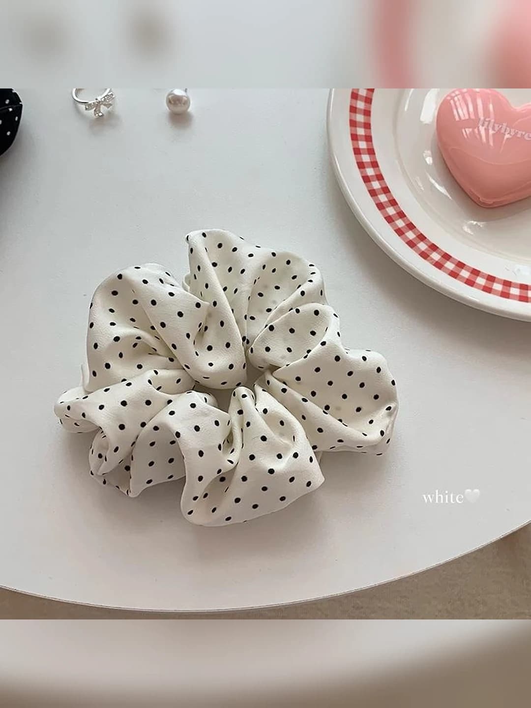 White polka dot, 11 cm