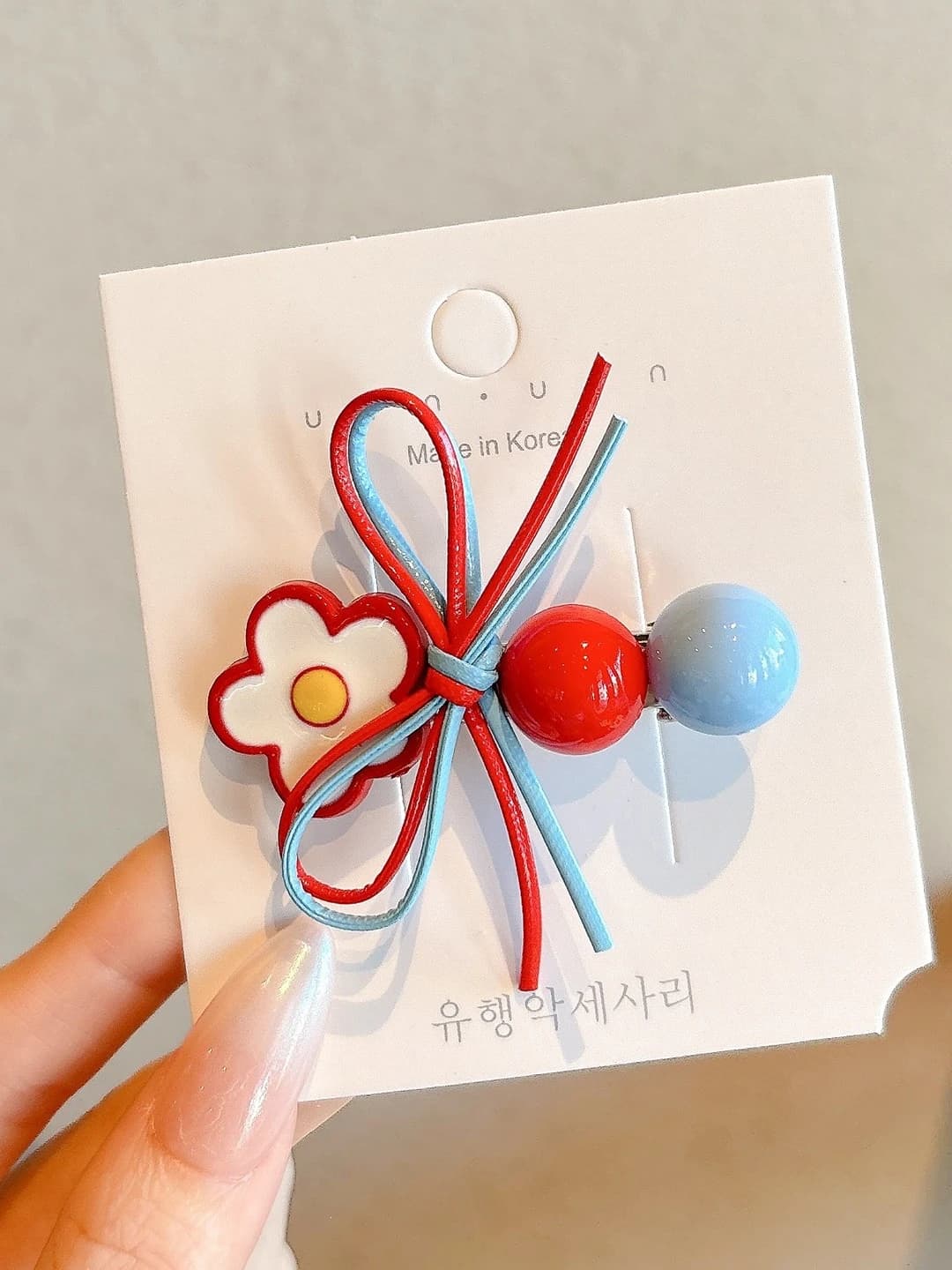 Red-blue floral side clip, 5.5 cm