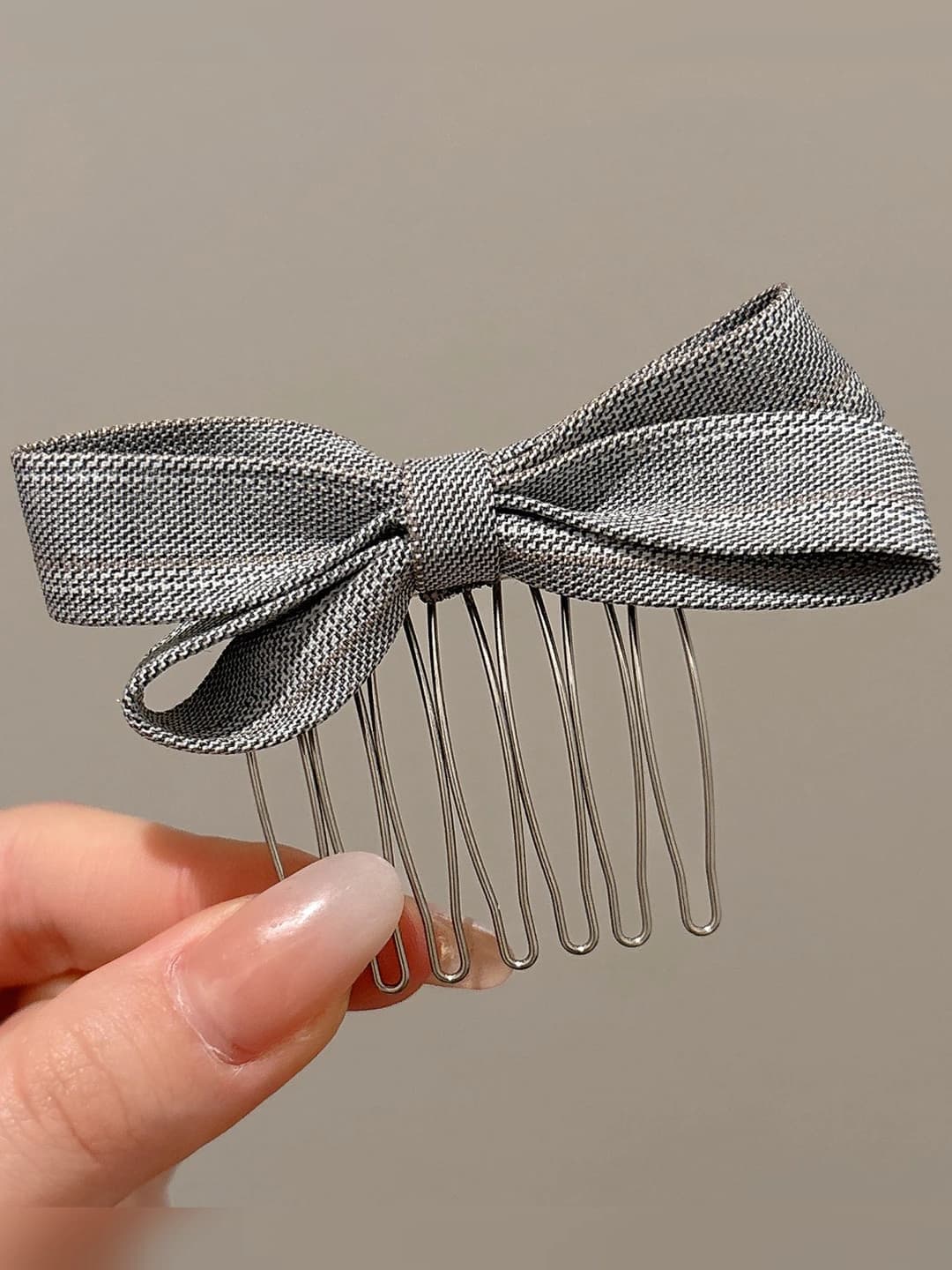 Grey bow