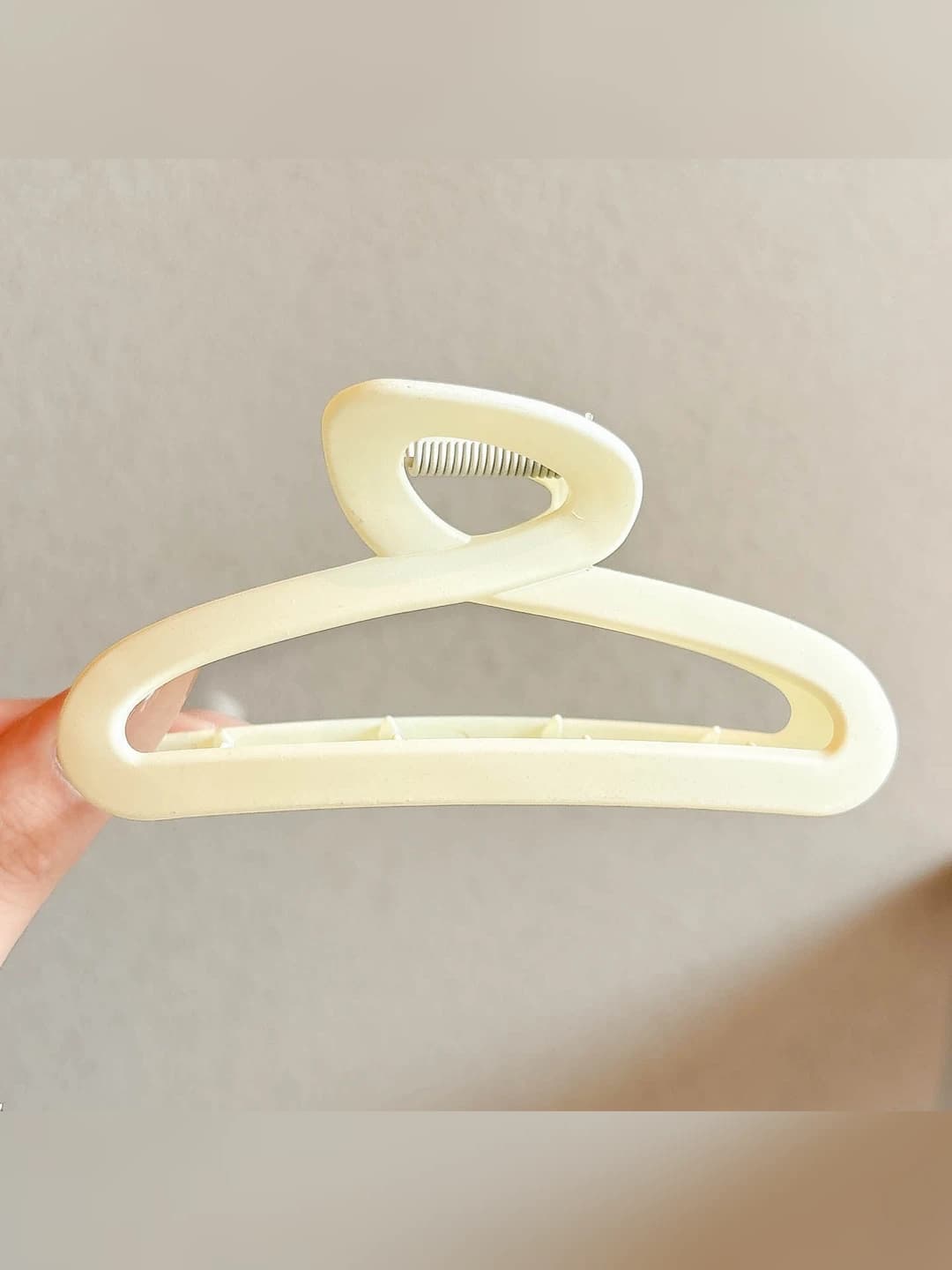 Off-white approx 11cm