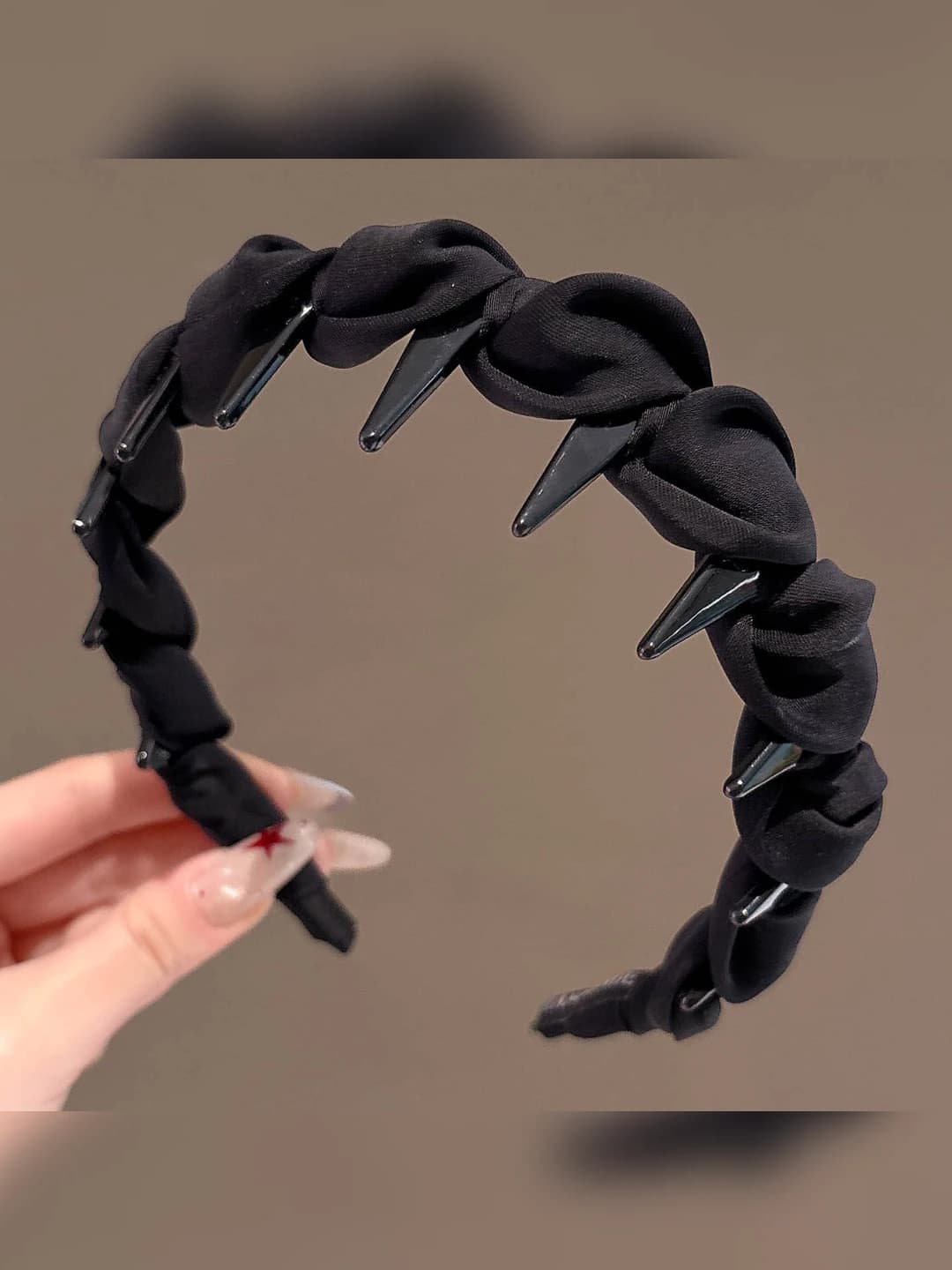 Чёрный атласный