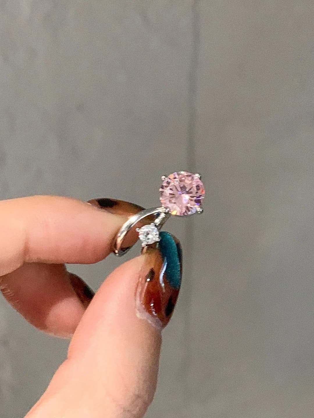 Pink, single ear clip, no piercing