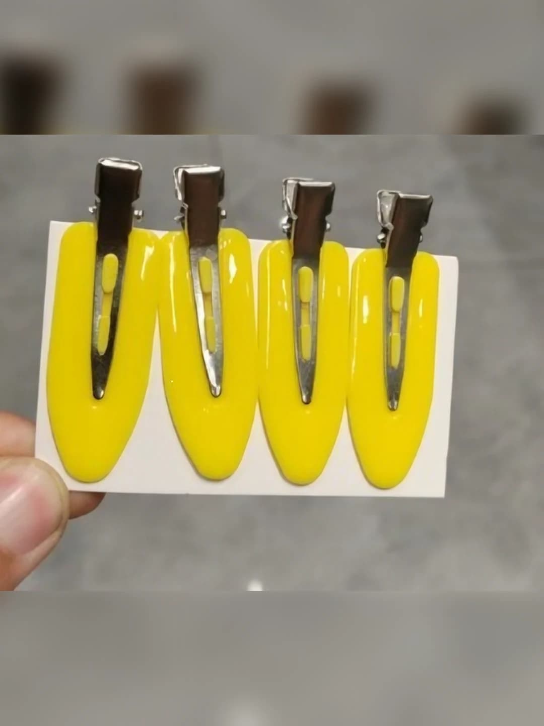 Yellow 5.5 cm acrylic