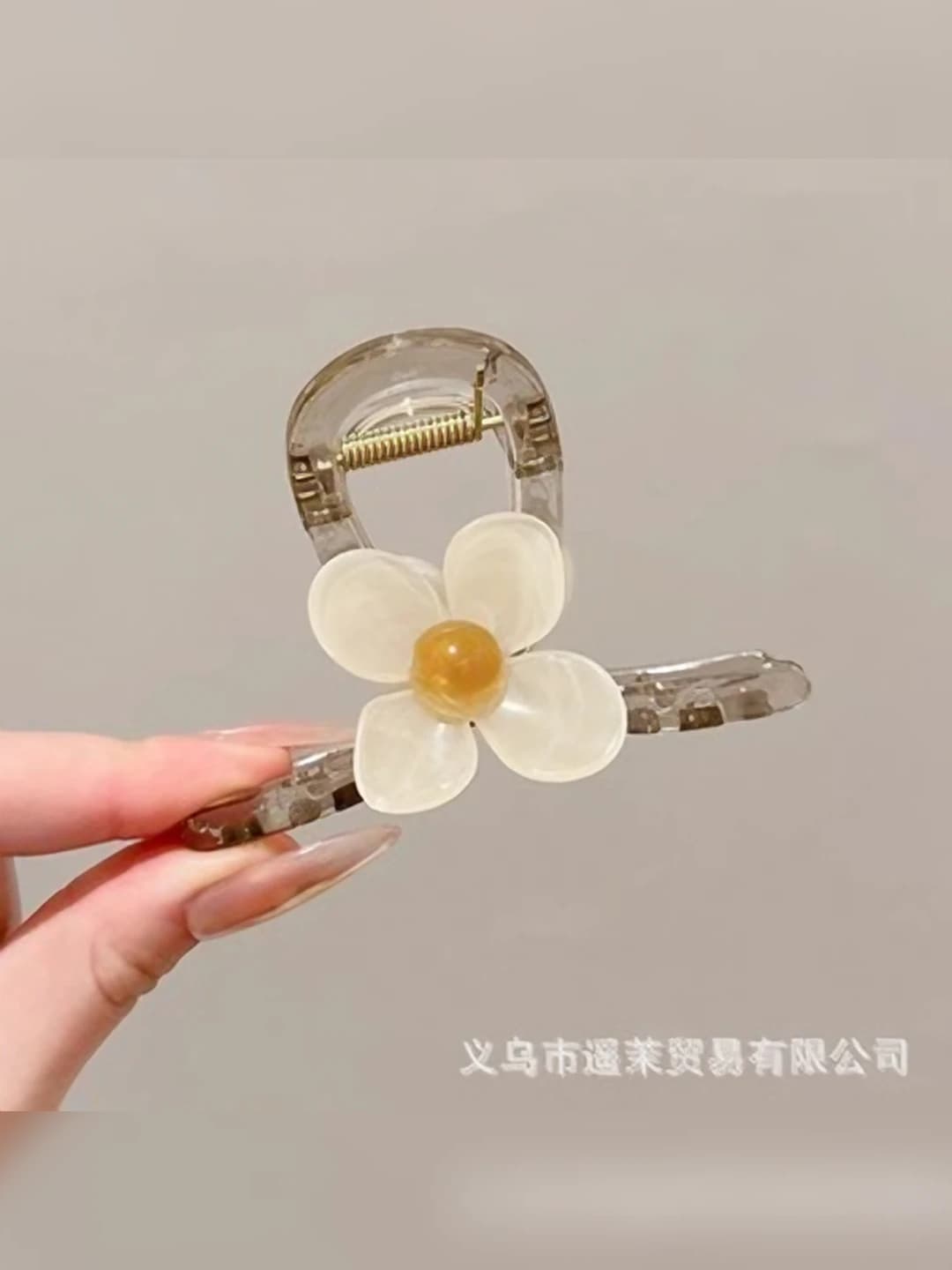 1# Beige four-petal flower clip 8cm