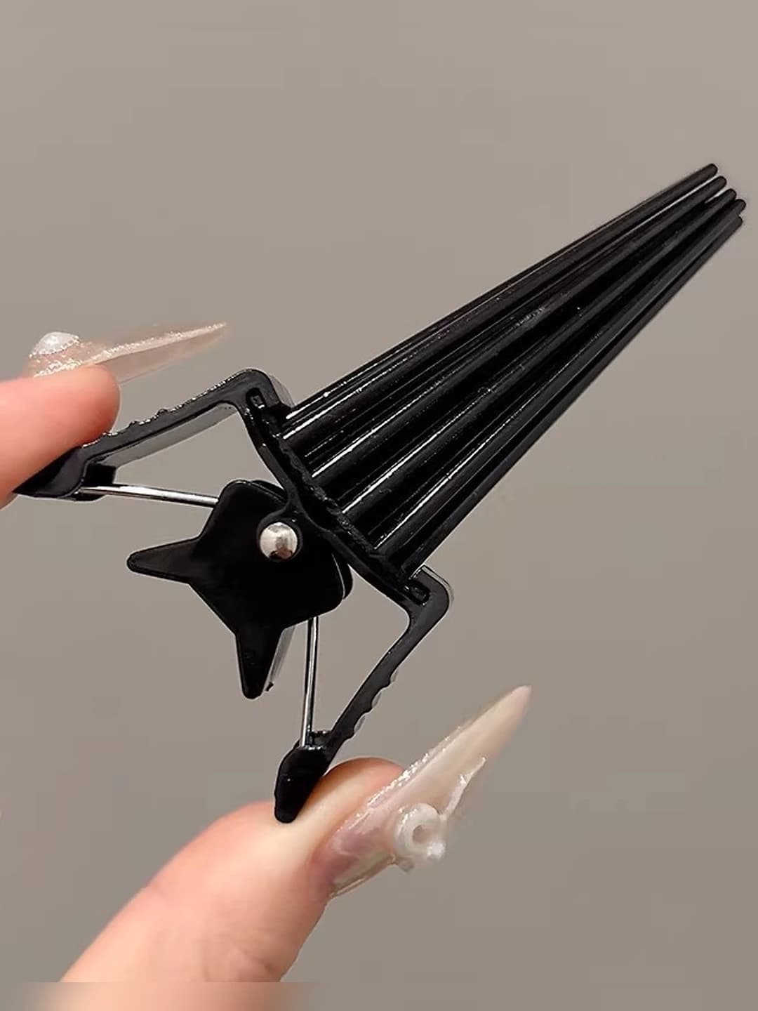 Black root clip ~8.5 cm