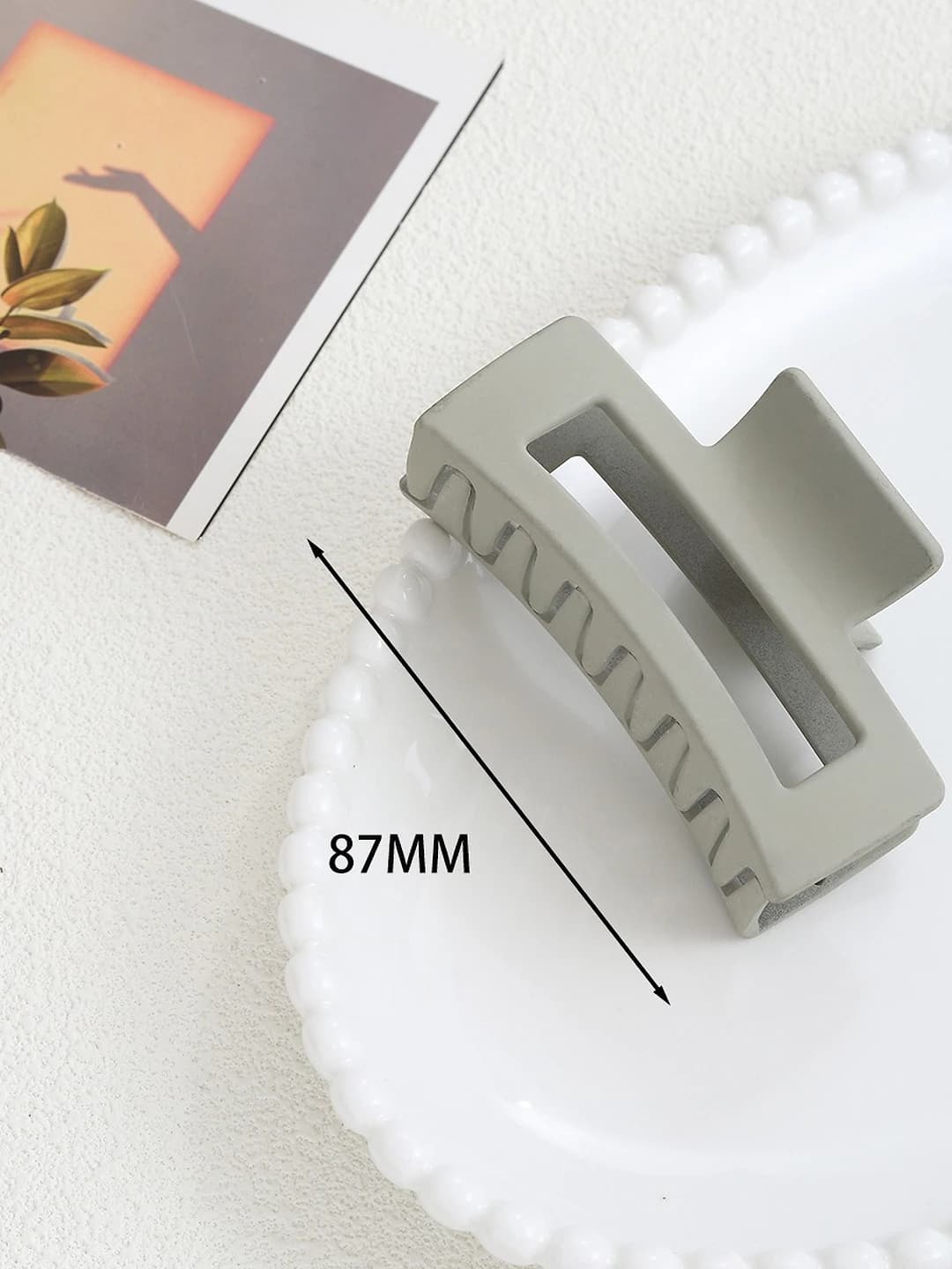 Light khaki clip 8.5 cm