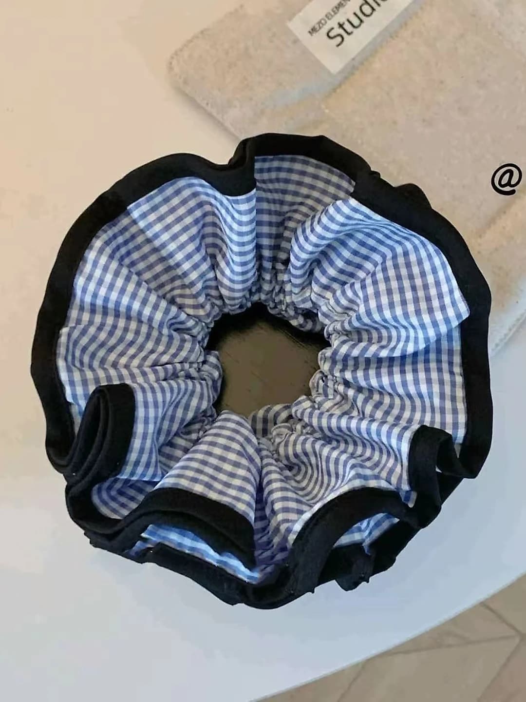 Blue plaid with black trim, 15 cm