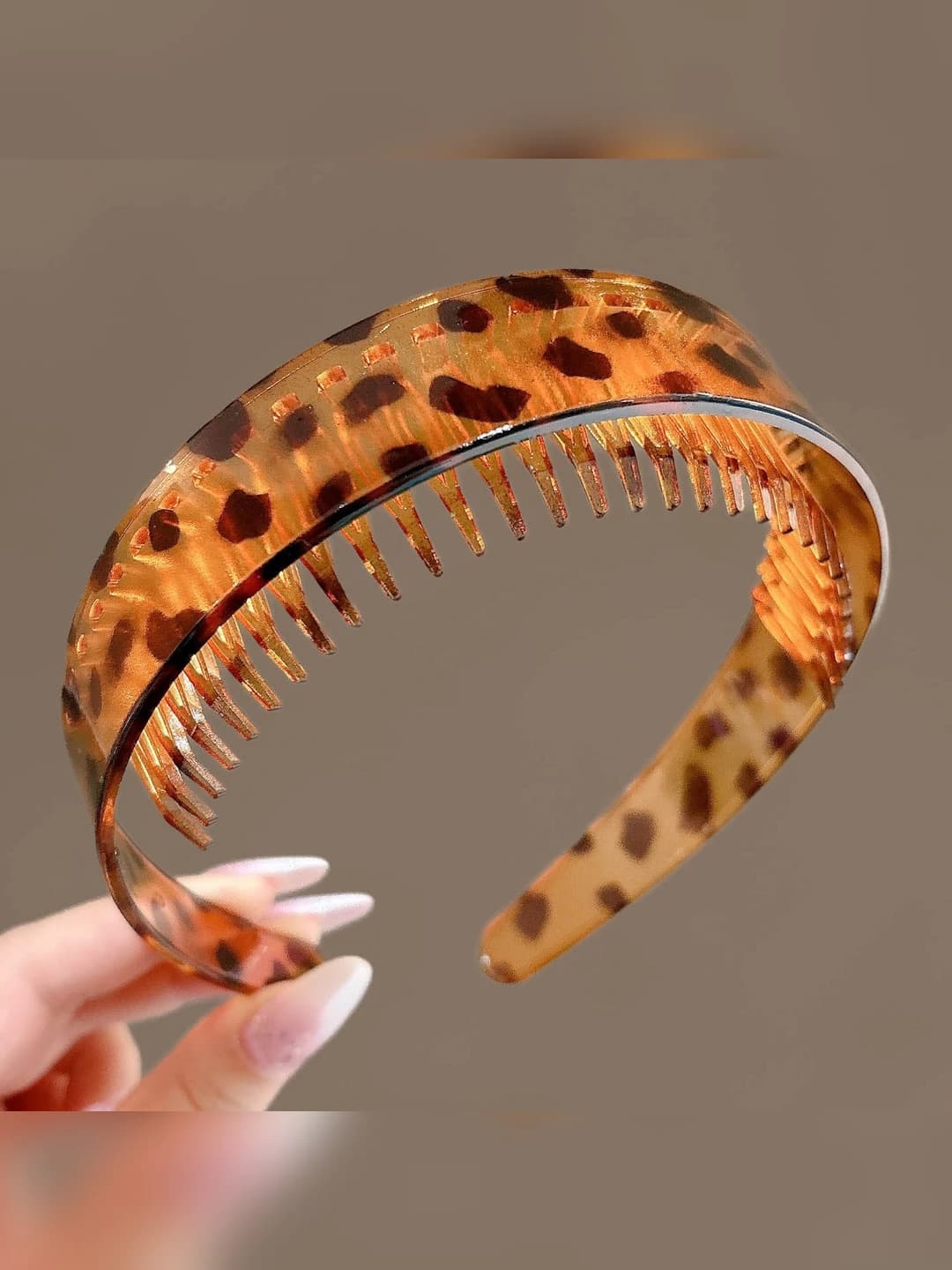 3# Leopard - (no teeth, width ~2.5 cm)