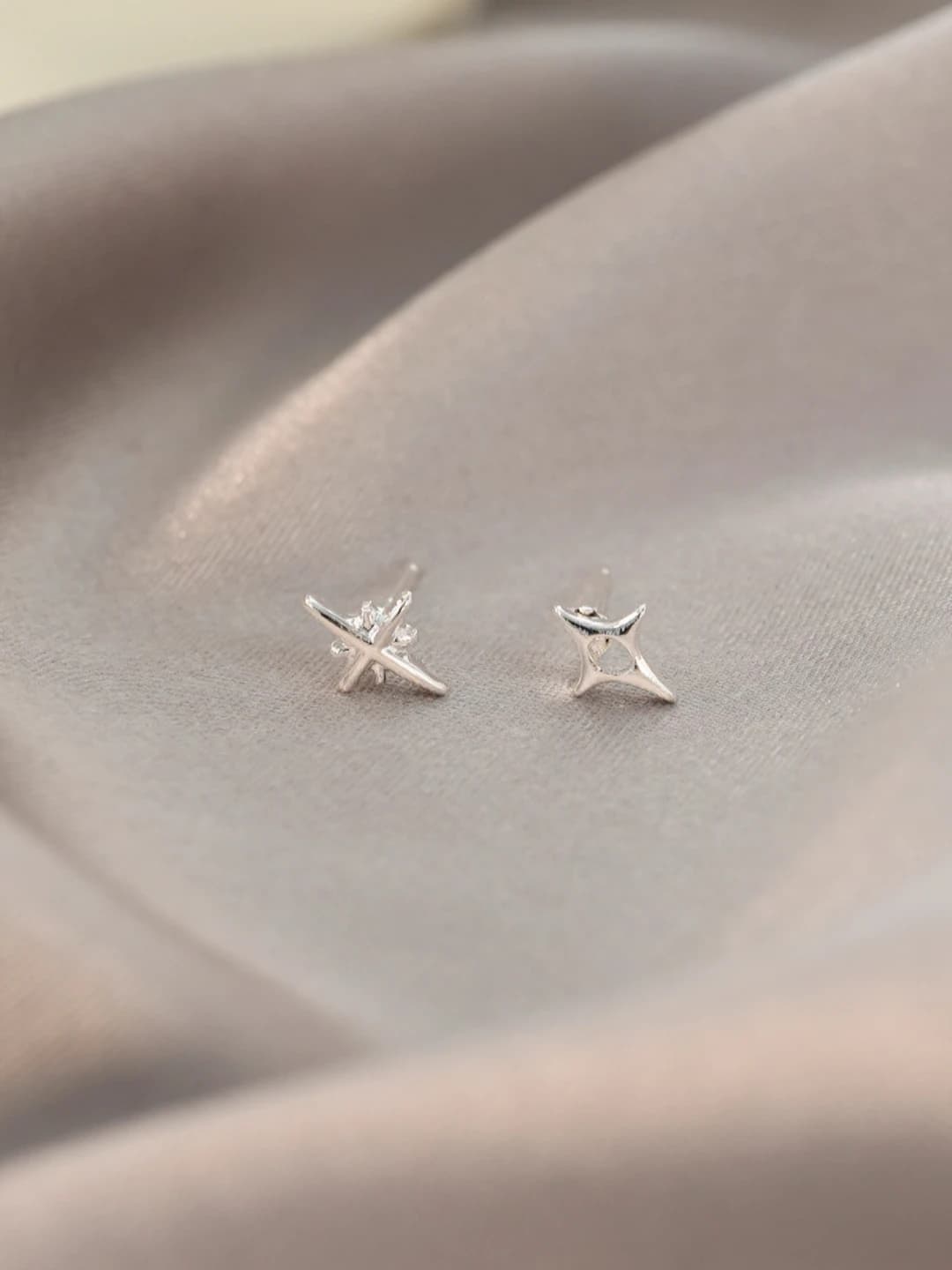 4# Starburst stud earrings