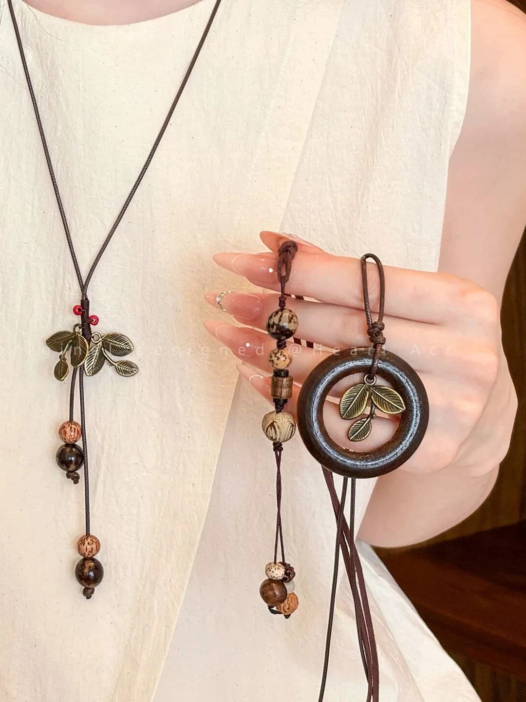 Women's long retro pendant necklace: made of wood and bodhi stone, geometric shape, on a leather cord, for casual and commute occasions