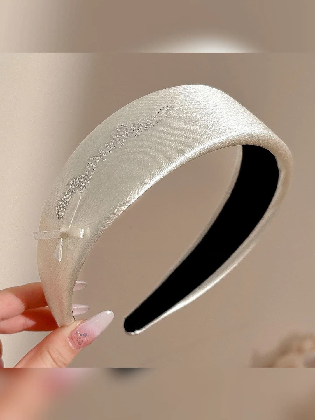 2# Beige headband, diam. 13.5 cm