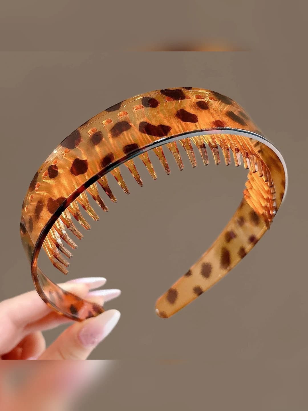 3# Leopard - (no teeth, width ~2.5 cm)