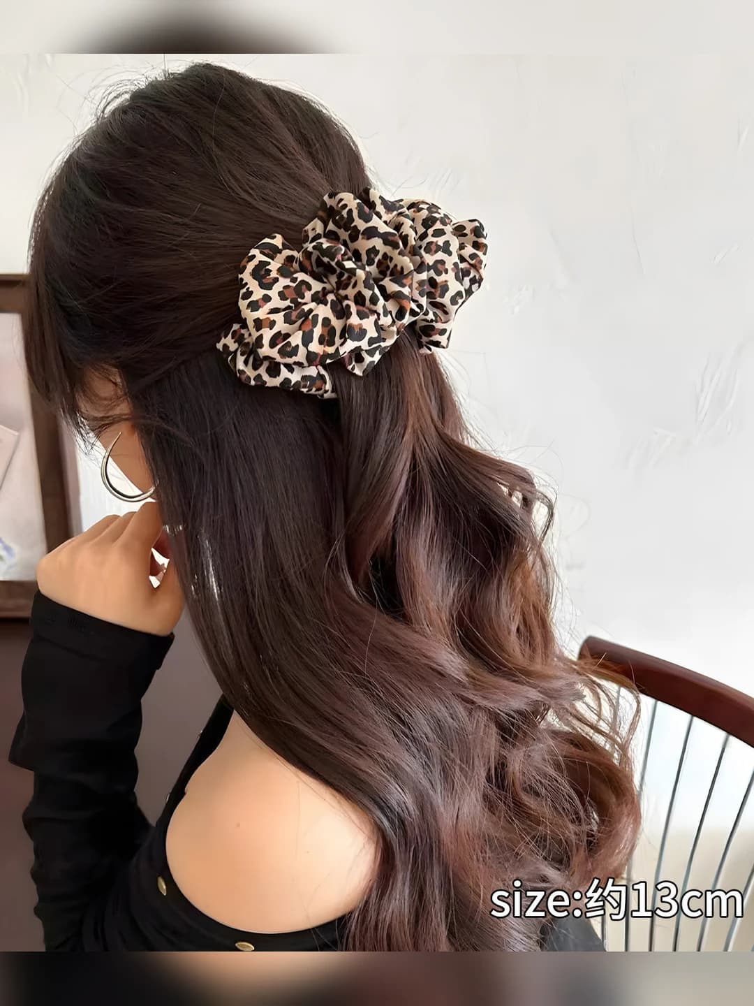 3# Bej kofe leopard banan klipsi - poydevi 10 sm, umumiy 11.5 sm