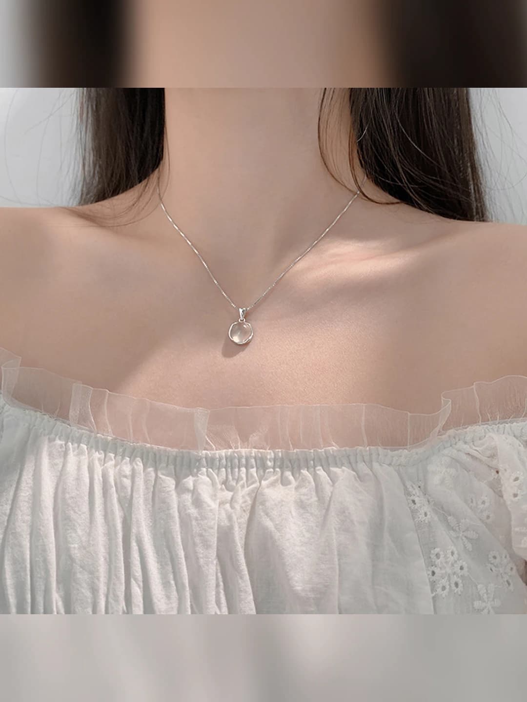 Round white chalcedony necklace