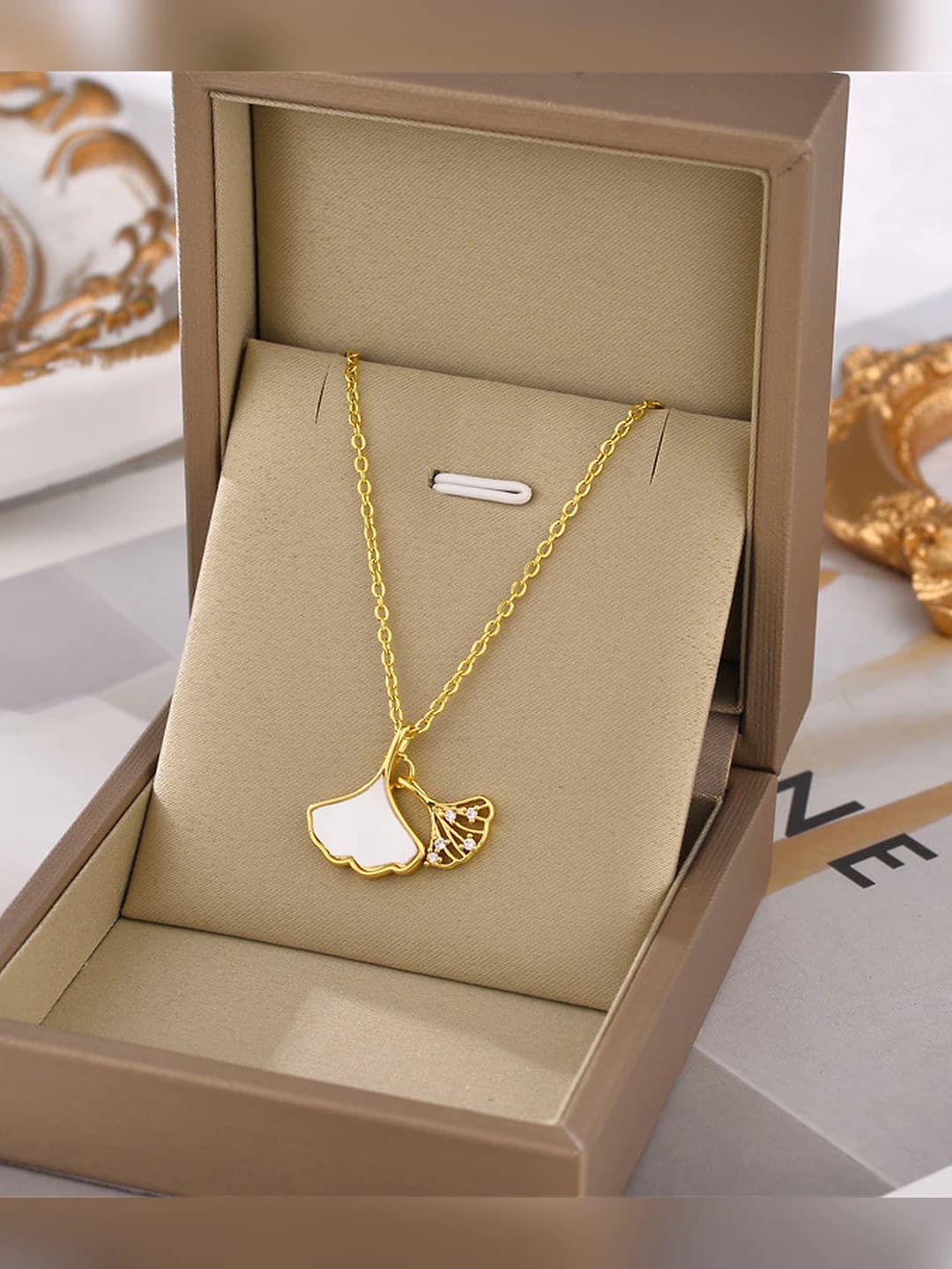 8951 - Gold