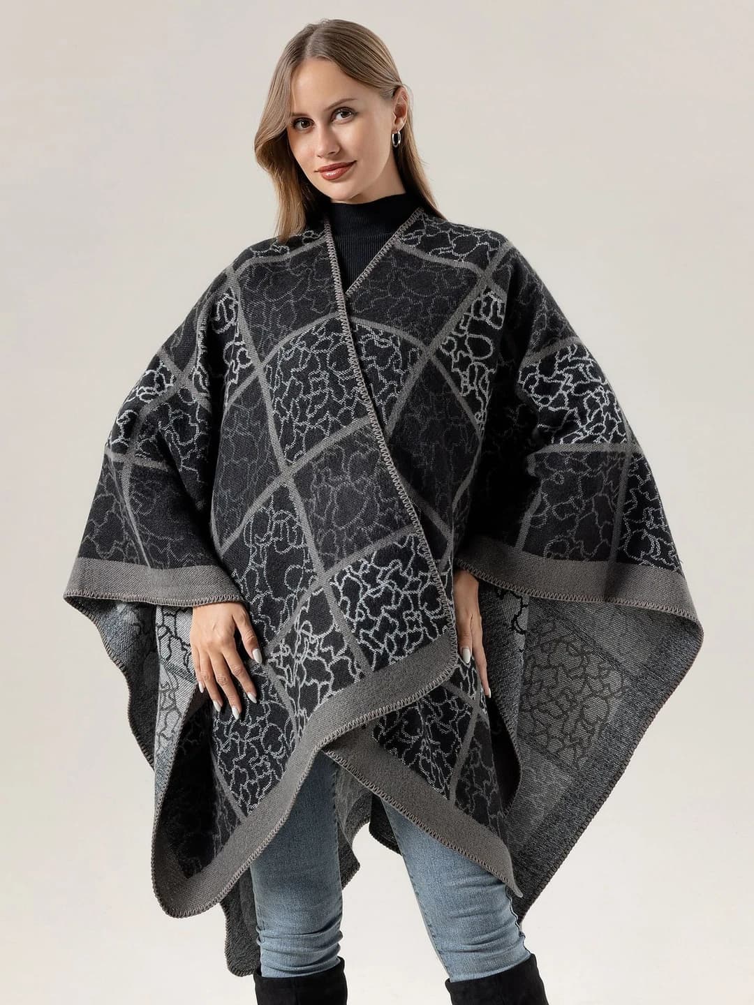 Naqshli kvadrat - qora
