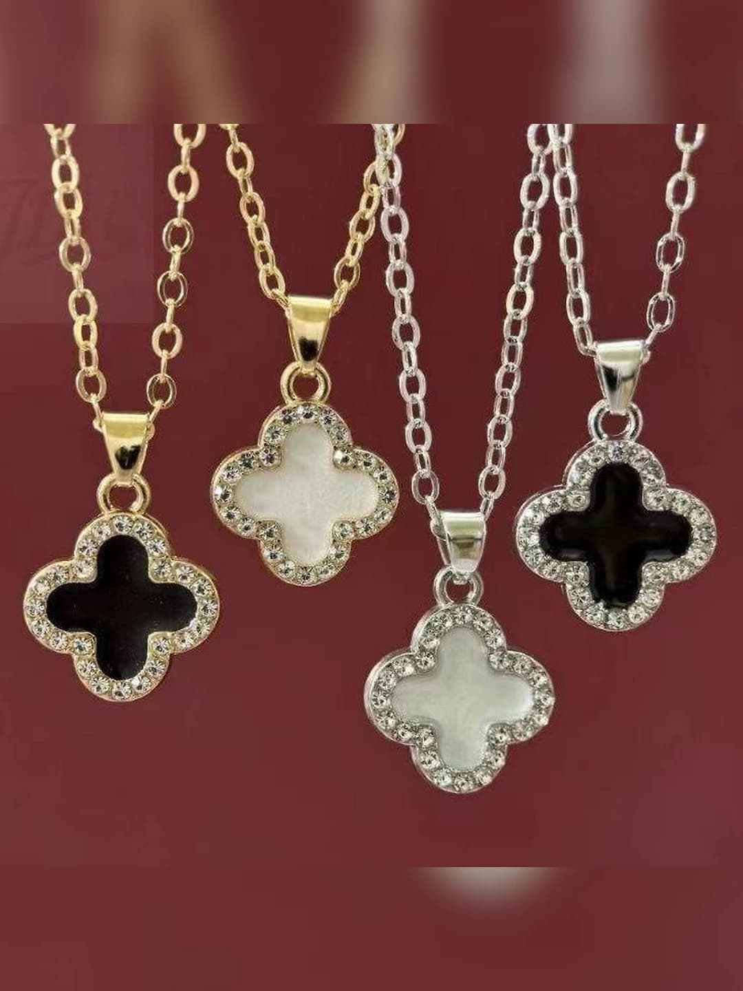 Women's short chain necklace with four-leaf clover pendant, autumn-winter
