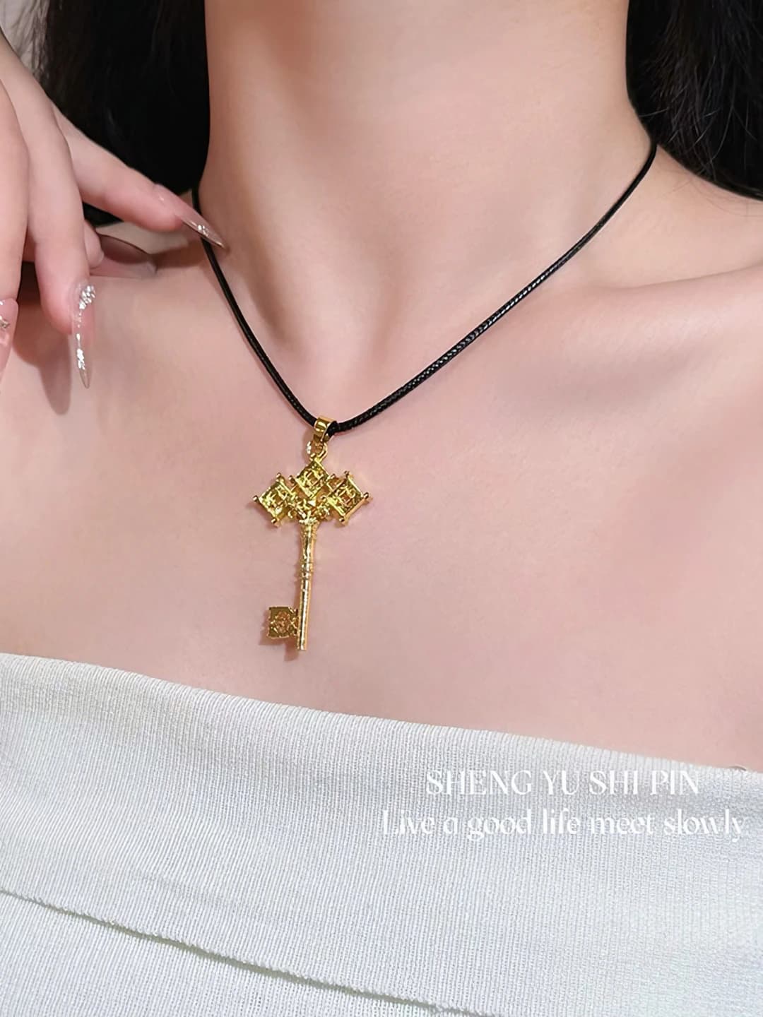 Women's metal key pendant necklace, geometric design element, retro style