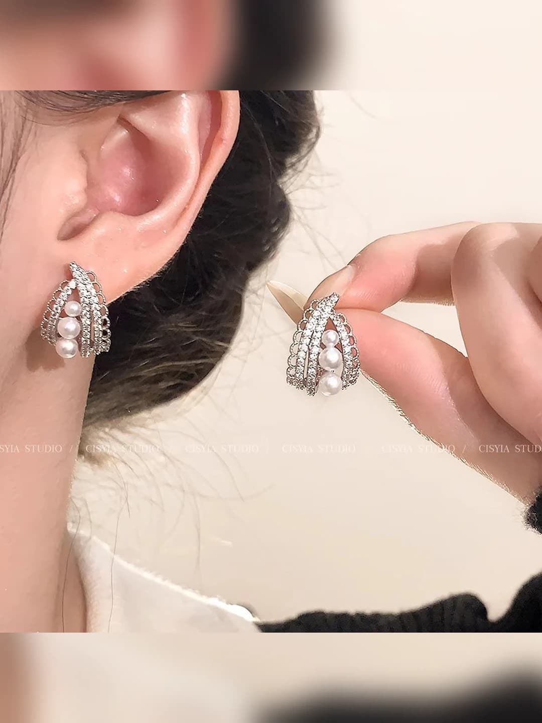 Women's earrings in Korean style with geometric shape and polka dot design