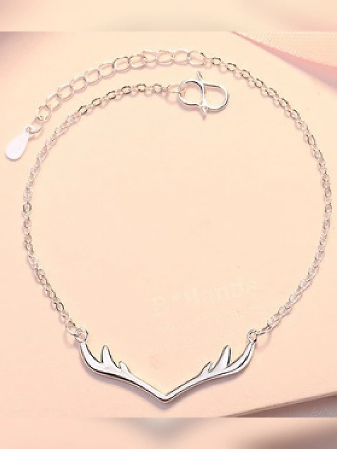 Buzoq qornini shaklidagi kumush bilaguzuk