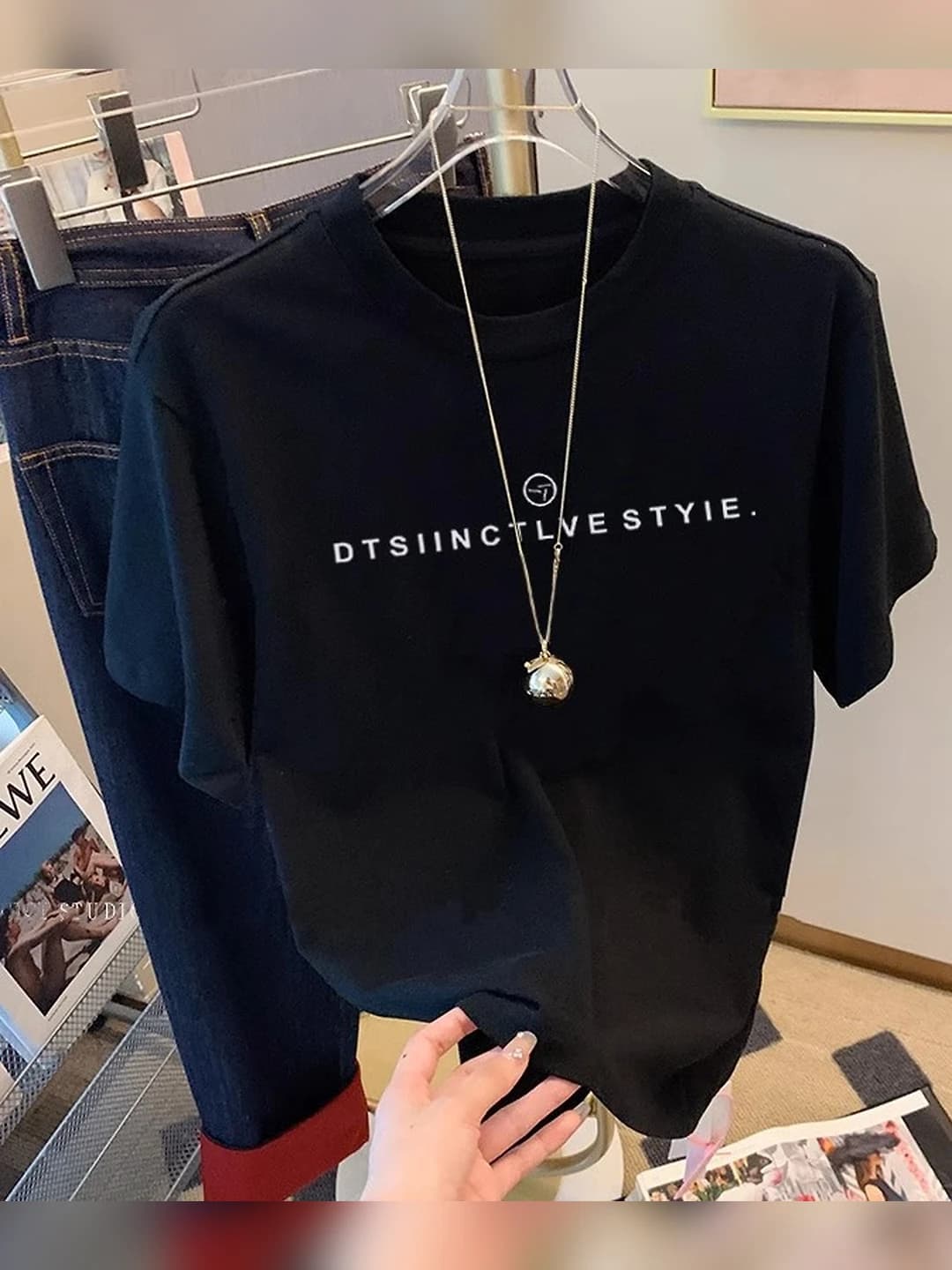 DT letters black
