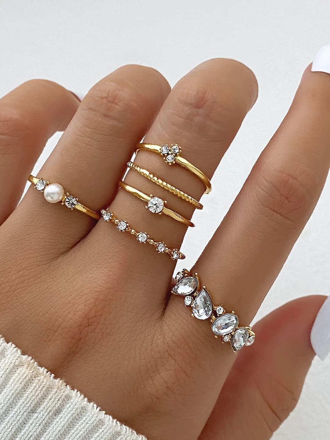 Women's adjustable open ring with geometric design and white zirconia