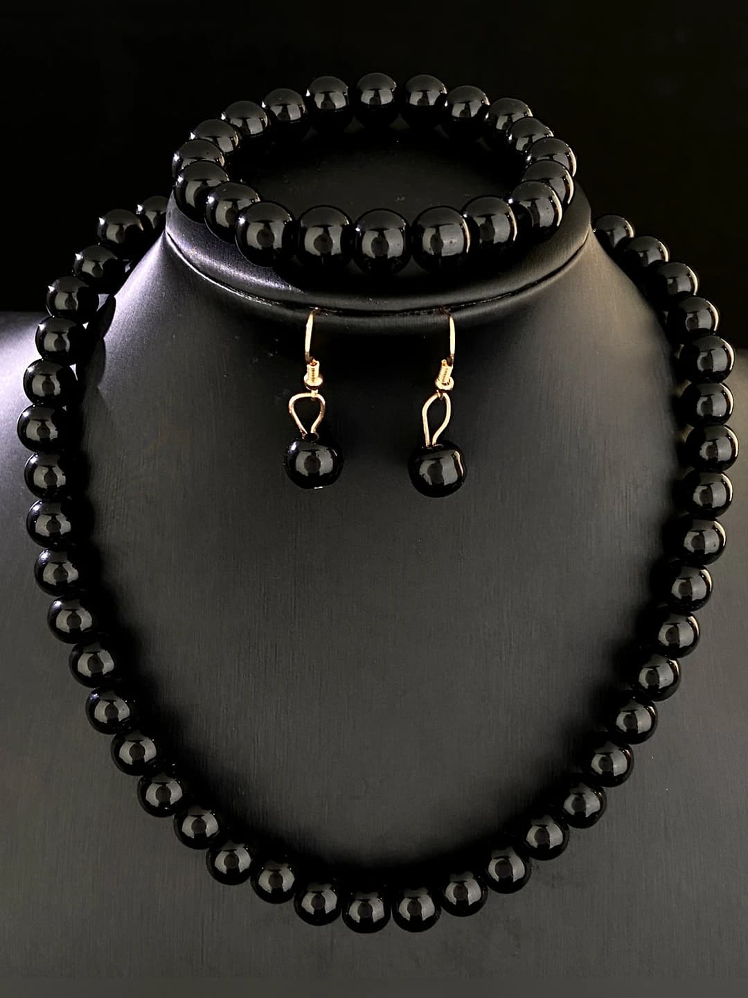 KC gold, black 8607