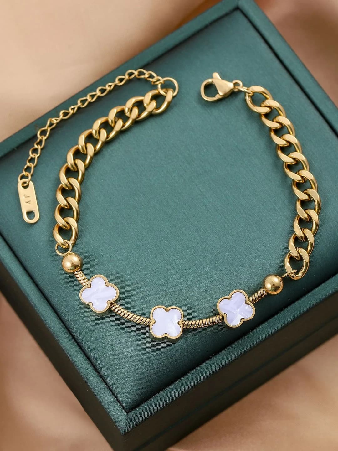 6680-Gold white