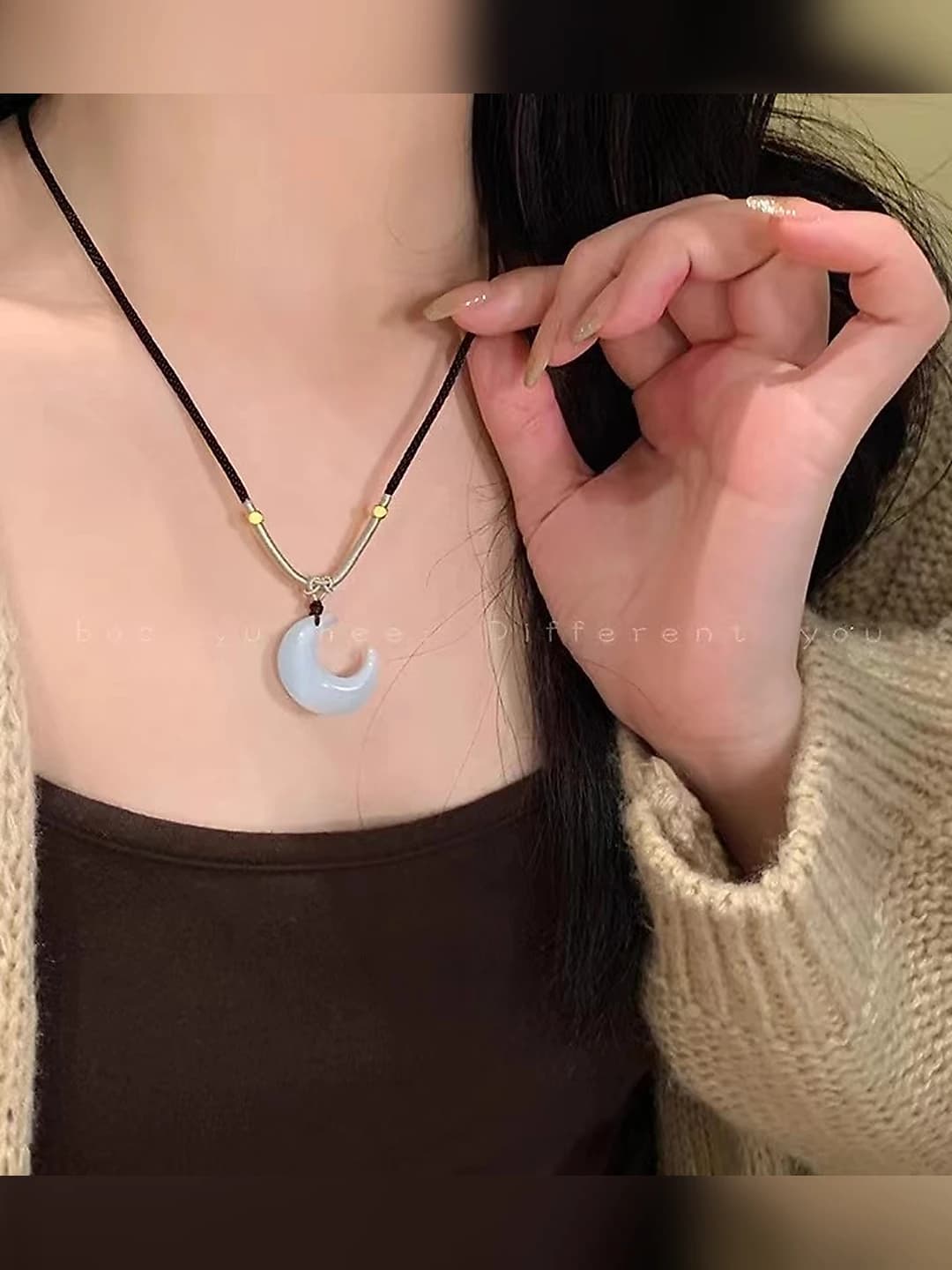 19 Чёрное лунное ожерелье