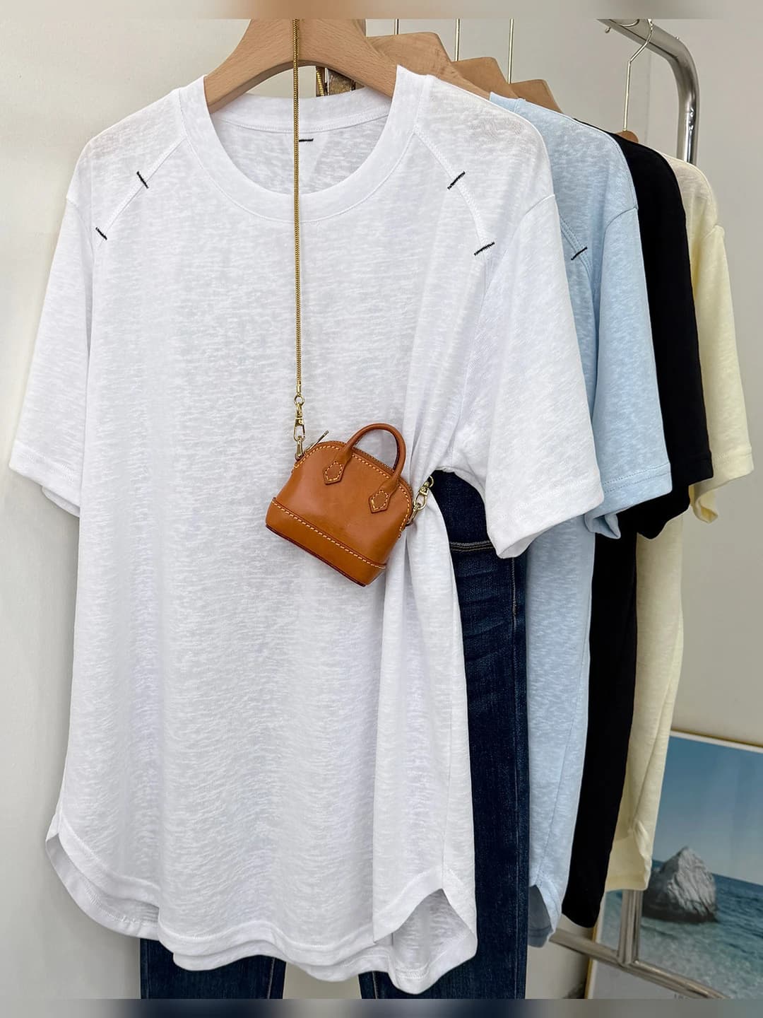Белая футболка