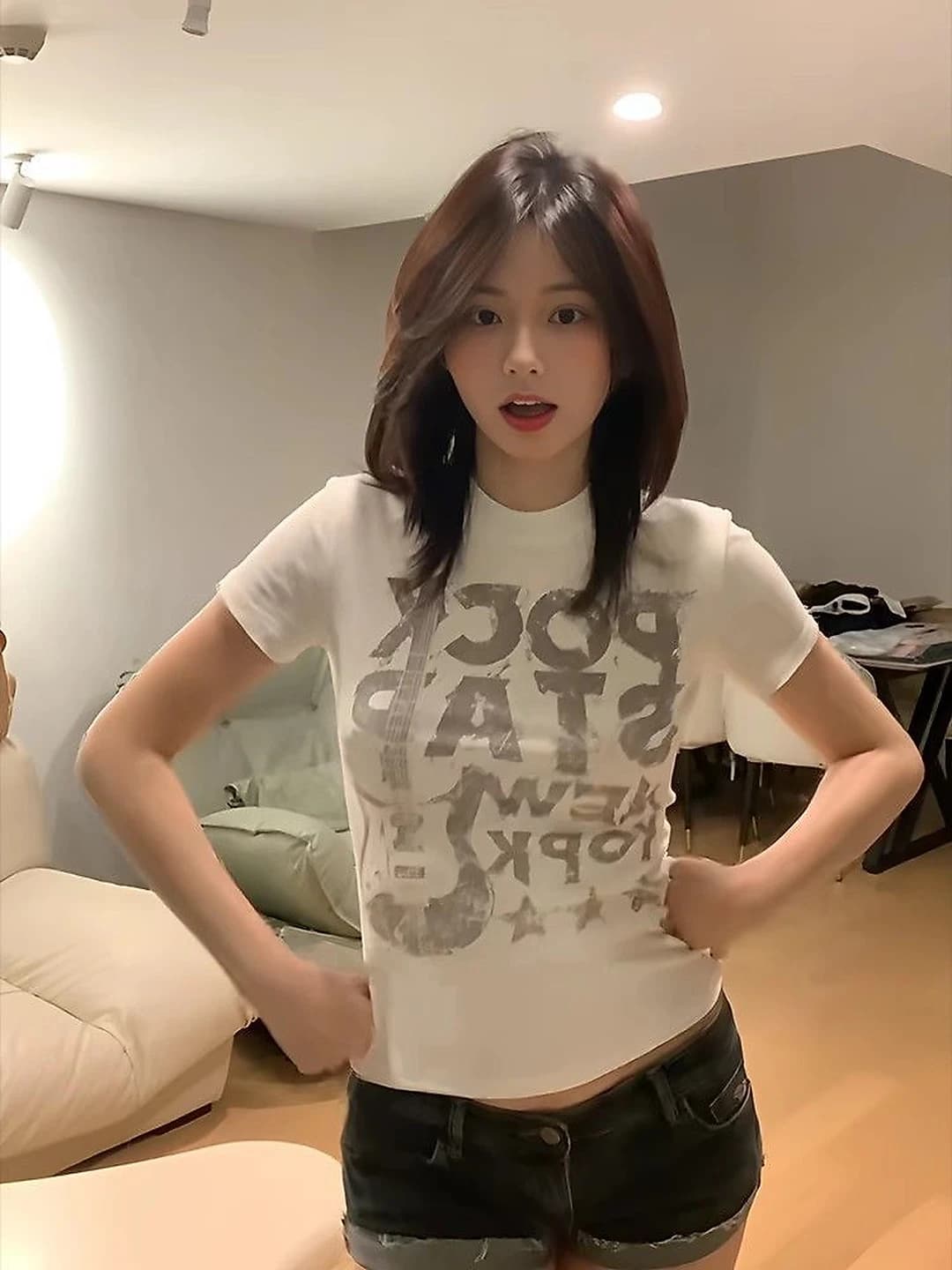 Women's printed t-shirt for summer: crew neck, short sleeve, slim fit, slimming, solid colour