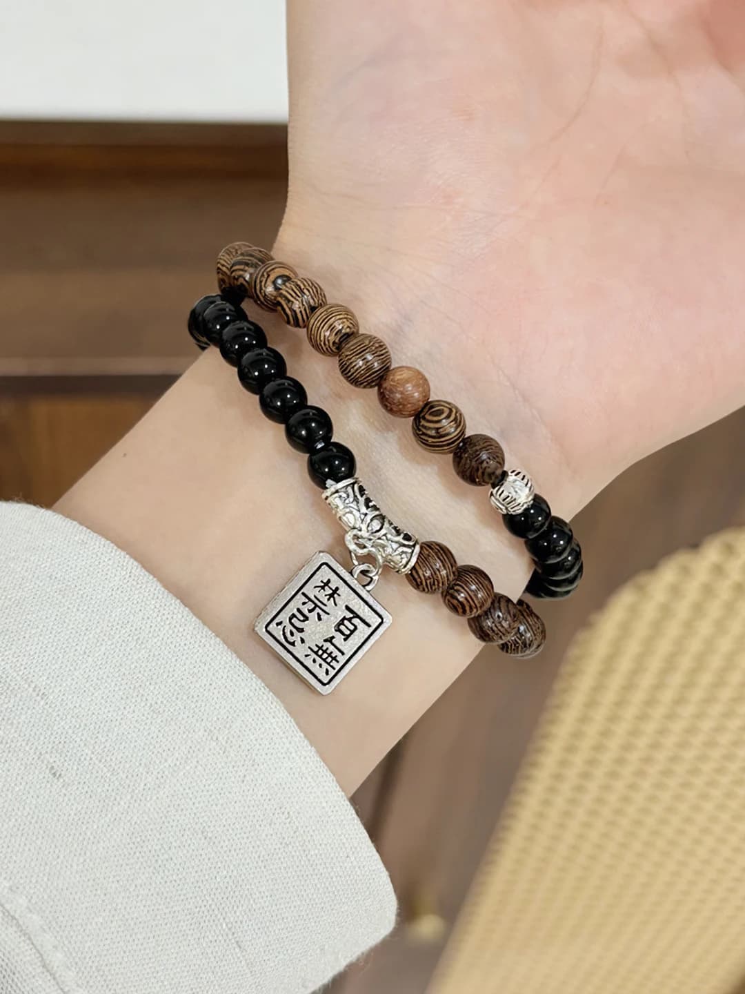 M655 Double circle wooden bead bracelet