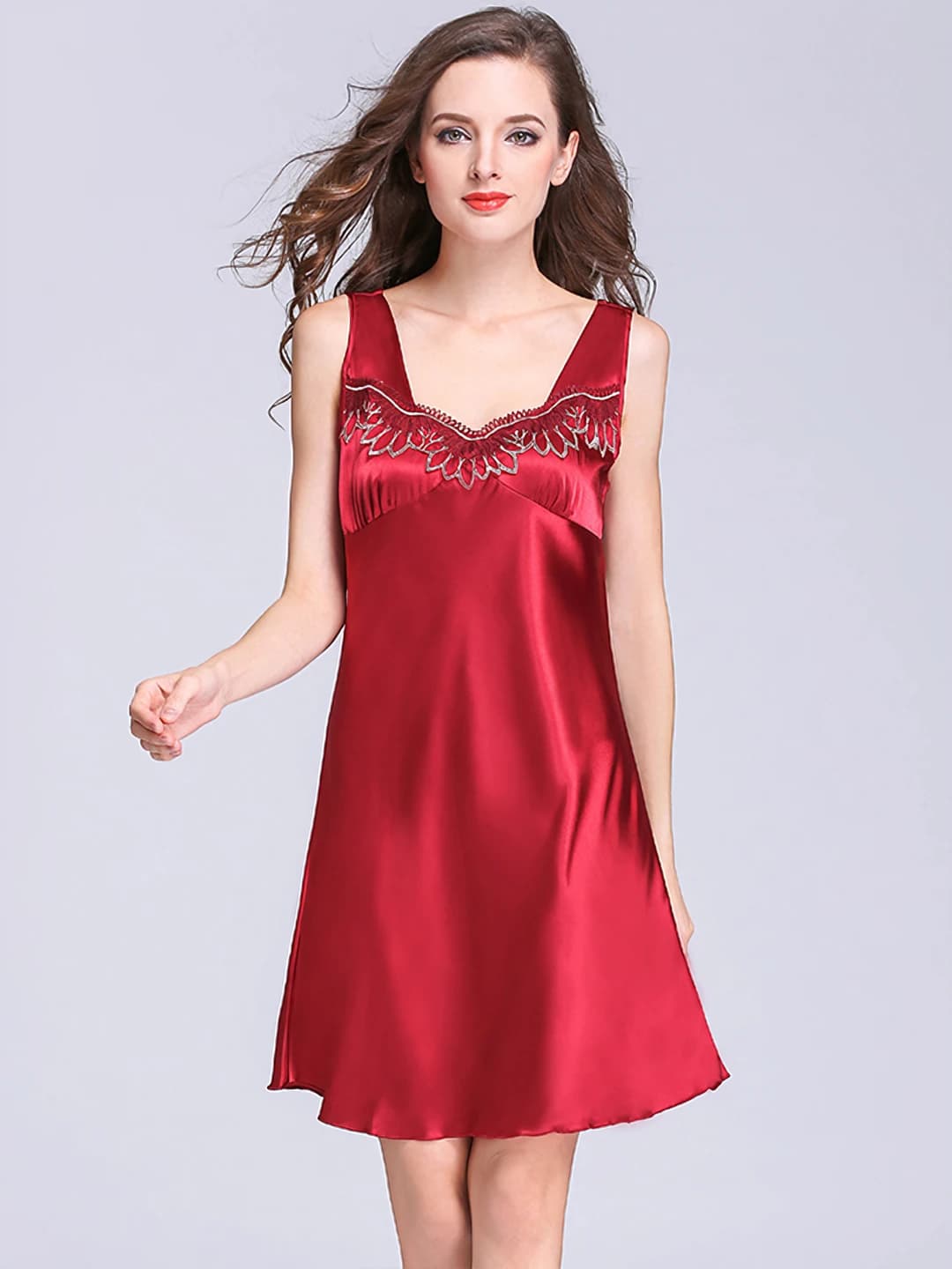 Ayollar uchun muz-ipak mato tungi ko'ylak, yengsiz, yupqa, bo'sh (oversize), katta o'lcham, yoz, bahor, kuz