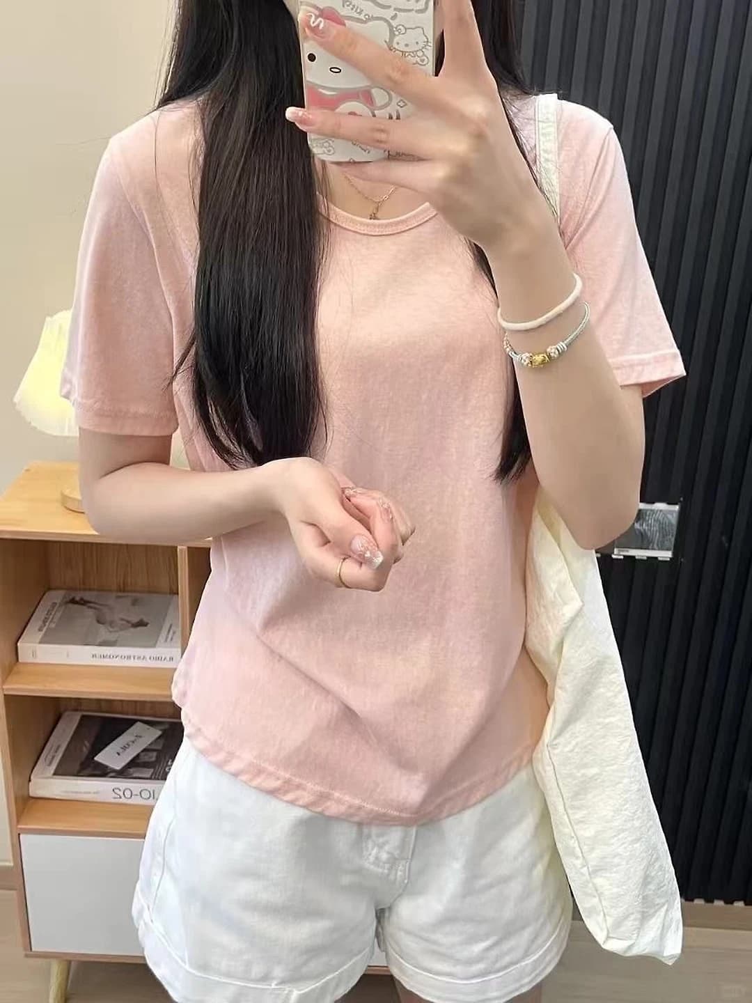 Women's loose fit short sleeve V-neck t-shirt for summer 2026