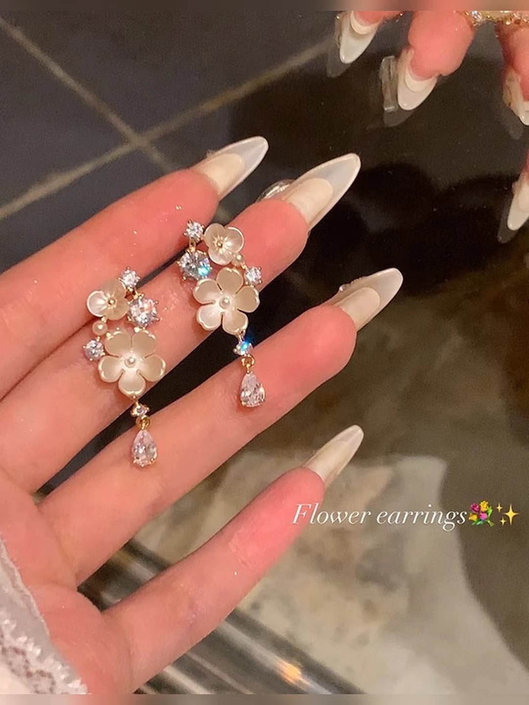 Women's French retro style zircon flower tassel earrings, elegant stud earrings without piercing