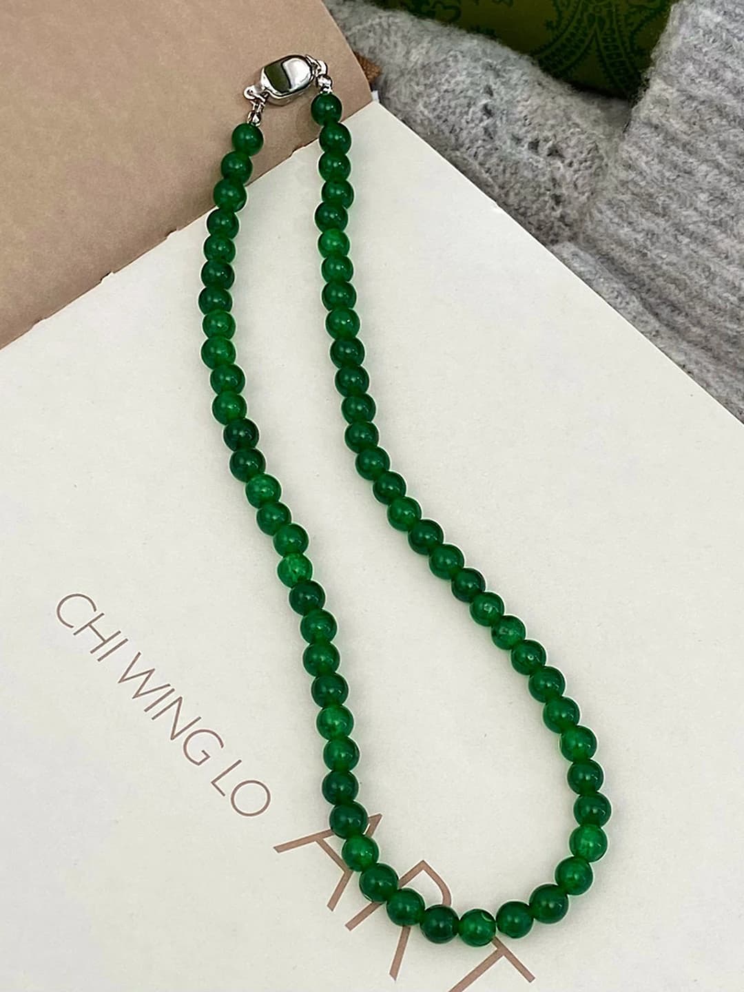 6mm green chalcedony ingot clasp necklace