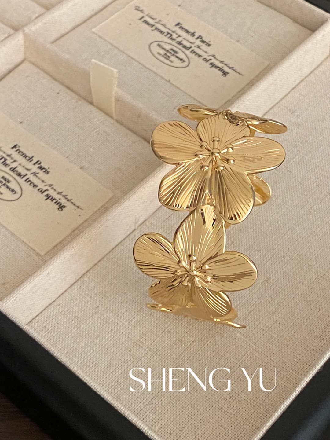 Gold flower bracelet