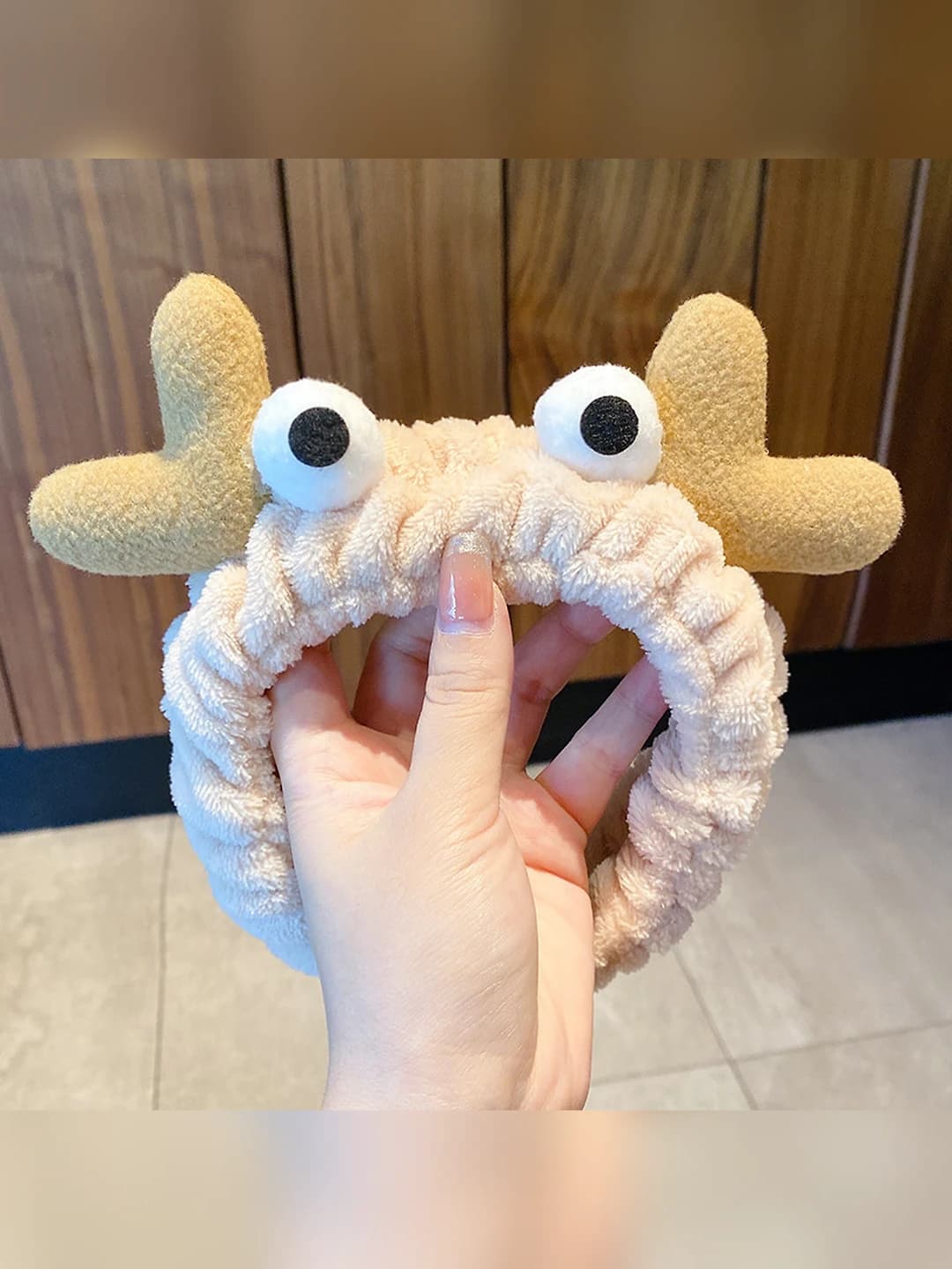 52# Khaki crab, brown
