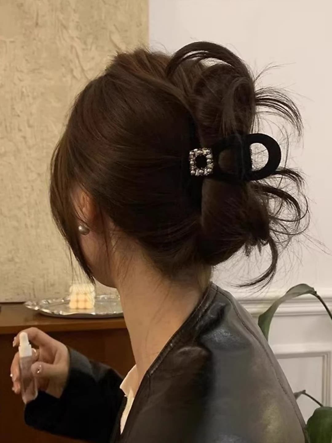 Women's black velvet retro crystal hair claw clip, autumn-winter