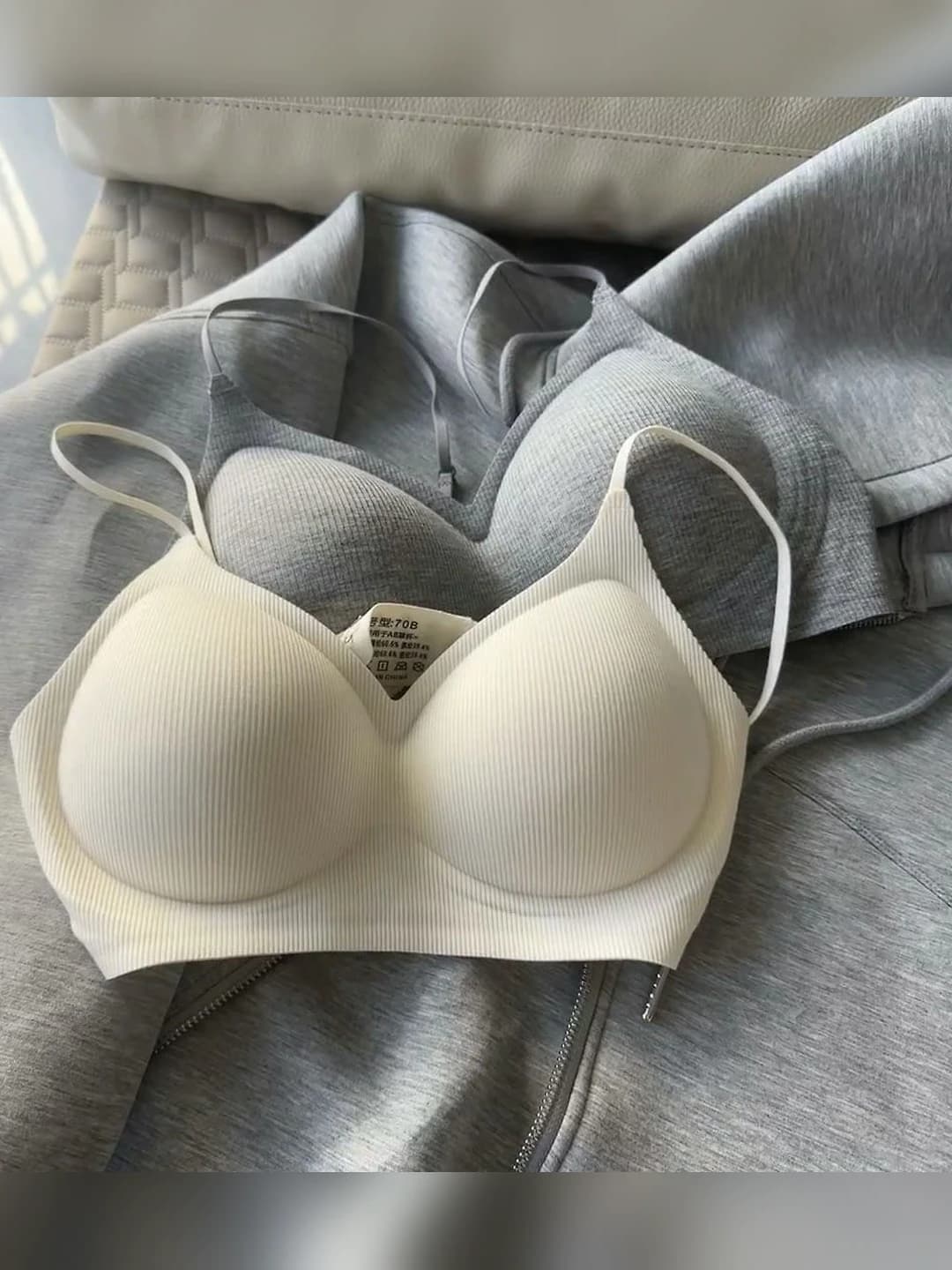 Seamless women's bra, 3/4 cup, adjustable straps, back double-row clasp, casual style