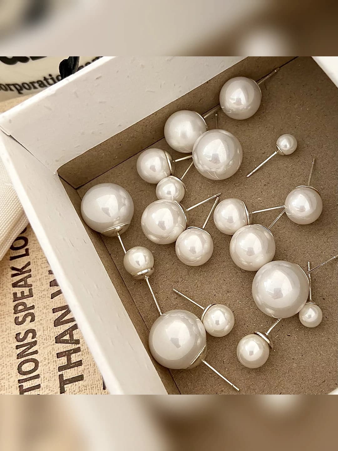 Ayollar uchun minimalistik uslubdagi geometrik shakldagi oqloq (pearl) quloq sobitlari