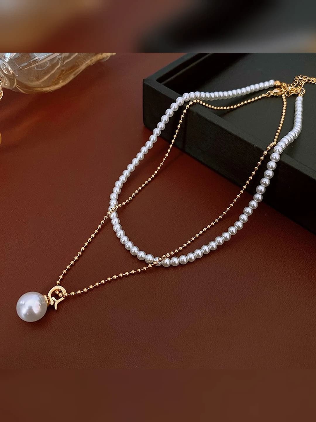 Gold, white, 4 mm, gold plated