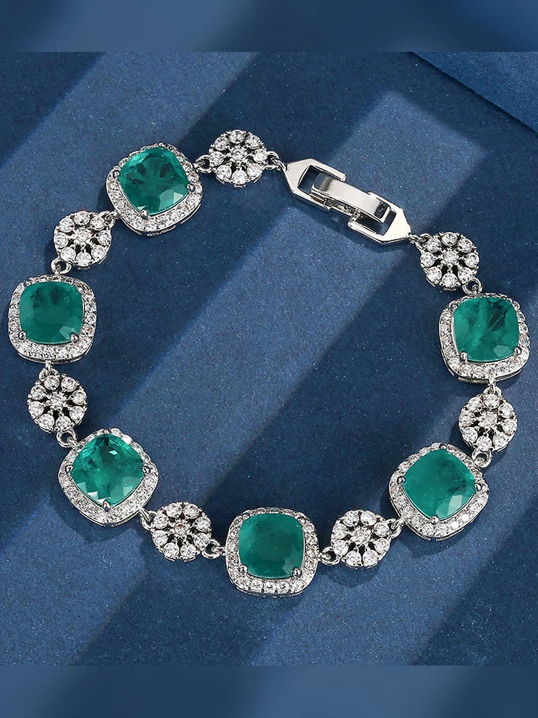 Emerald bracelet 17cm