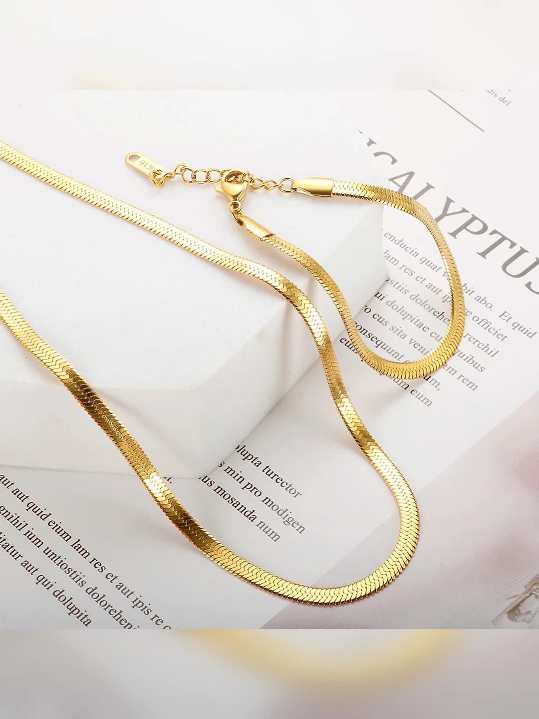 Women's 18K gold-plated titanium steel necklace, geometric shape, simple style, retro and hip-hop