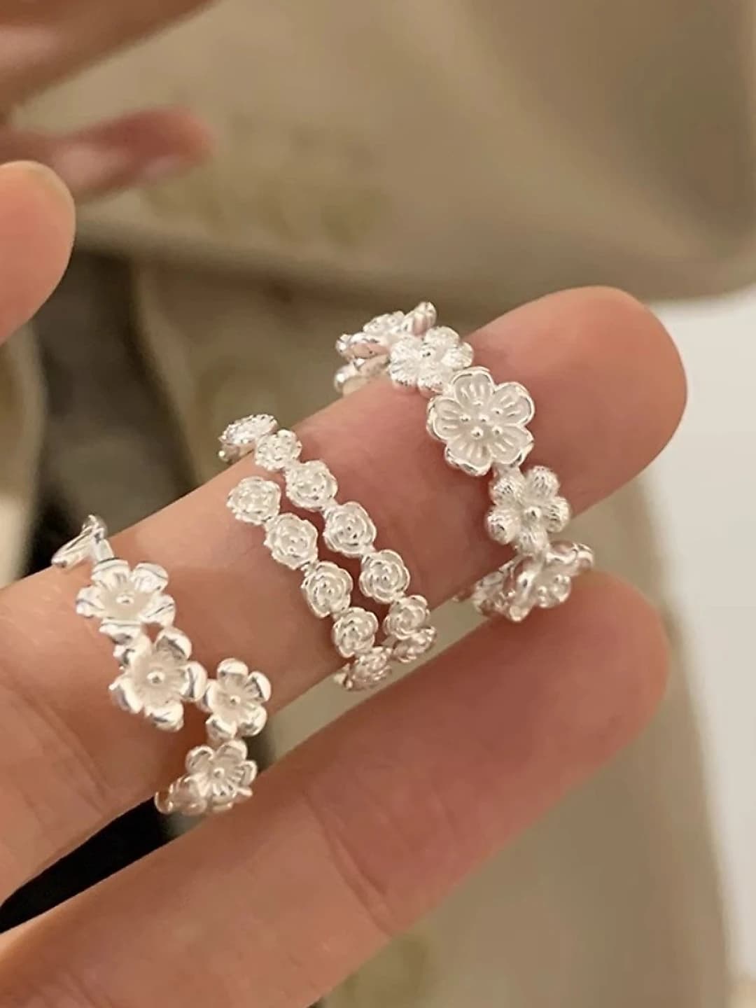 Women's open ring with flower design, electroplated, simple and sweet look in ins style