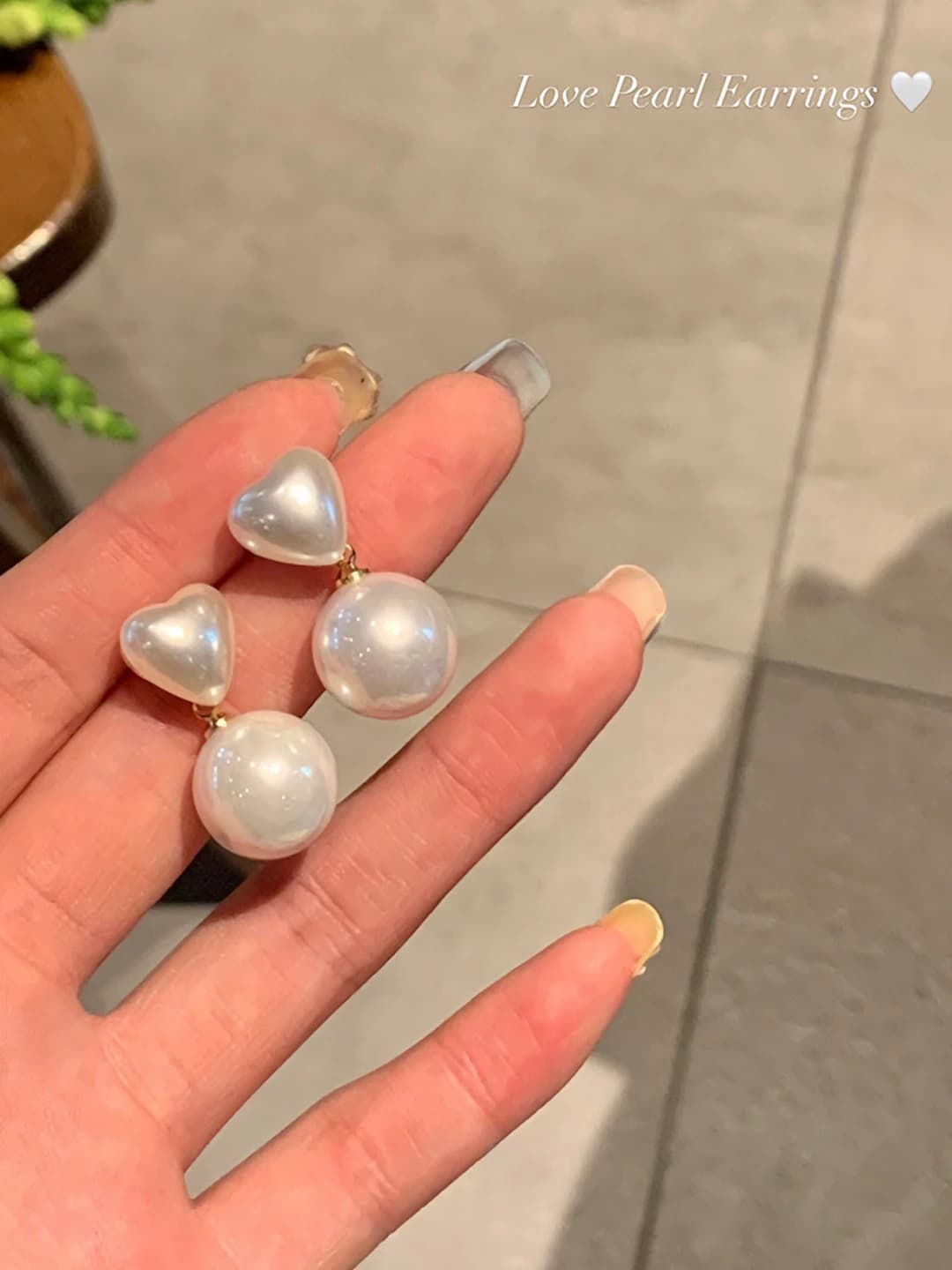 Women's French retro pearl heart stud earrings