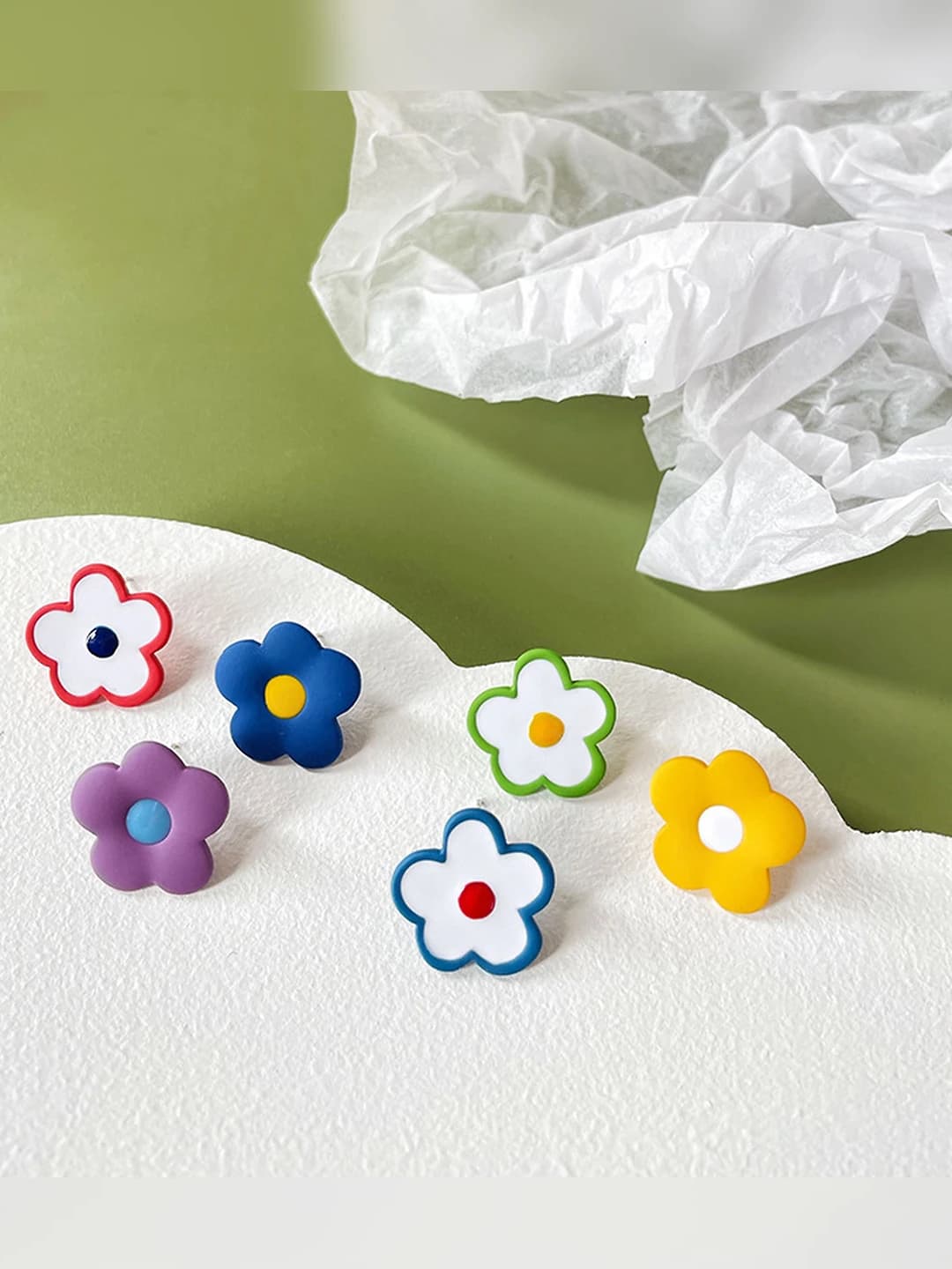 Women's silver post stud earrings with colorful floral pattern, small and sweet, new style